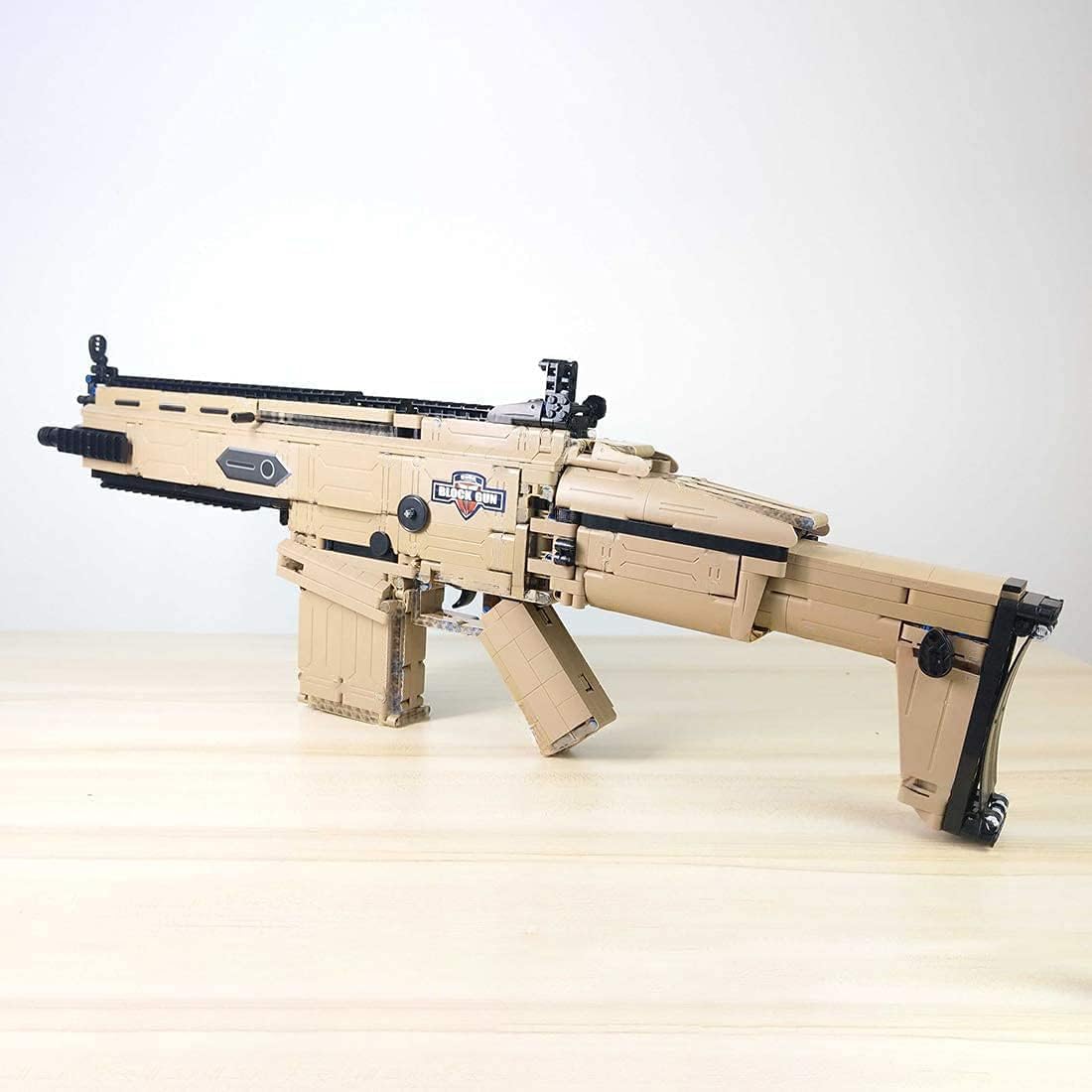 Technik Arme Jeu de Construction avec Moteurs, Militaire Maquette de Fusil d'assaut FN Scar 17S Gun, 1406+Pièces Blocs de Construction Compatible avec Les Grandes Marques