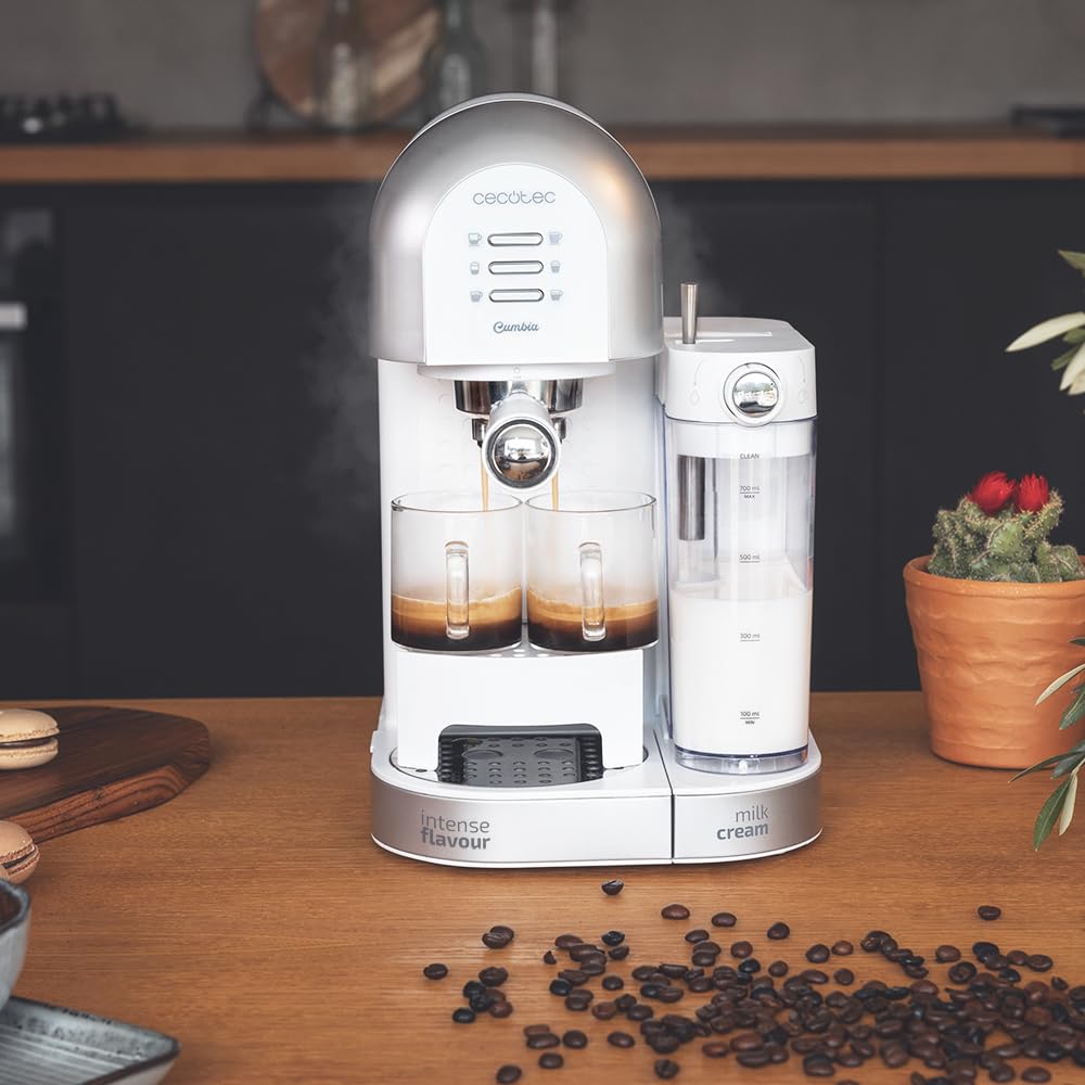 Cecotec Macchina da Caffè Semi automatica Instant-ccino 20 Chic Serie Bianca. per caffè macinato e capsule, 20 barrette, serbatoio per latte 0,7 ml, serbatoio per acqua 1,7 litri, 1470 W.