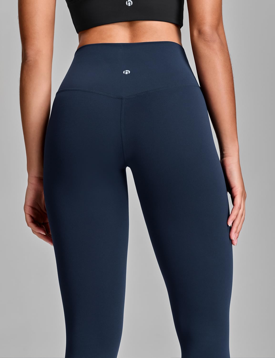 HeyNuts Workout Pro Leggings 21'' Capri, Medium Plus Support, Compression Workout Pants