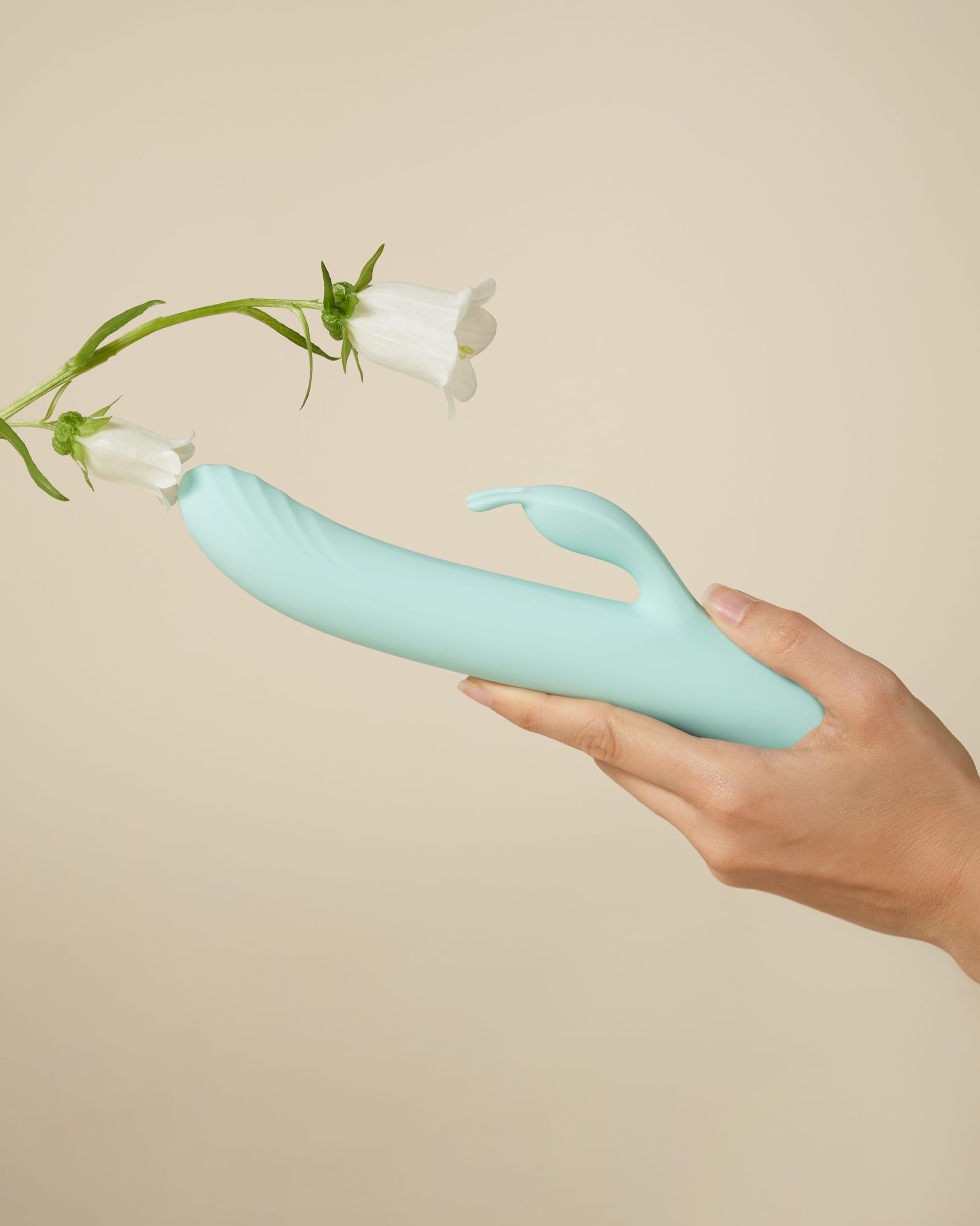 Control Be Playful, Vibratore Rabbit con Effetto Spinta e Braccio Flessibile per il Clitoride, Silicone medico senza Ftalati, Ricarica USB, Water Splash (IPX4)
