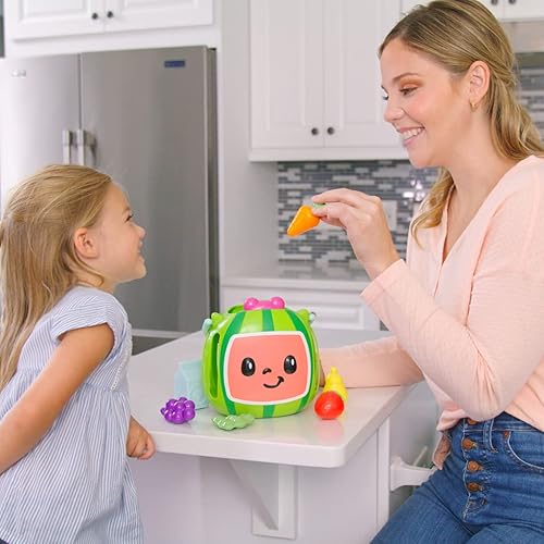 Miniatura 3 de CoComelon Cesta musical para verduras - Activa sonidos del espectáculo como "Sí Sí Verduras" - Juguetes para niños y preescolares