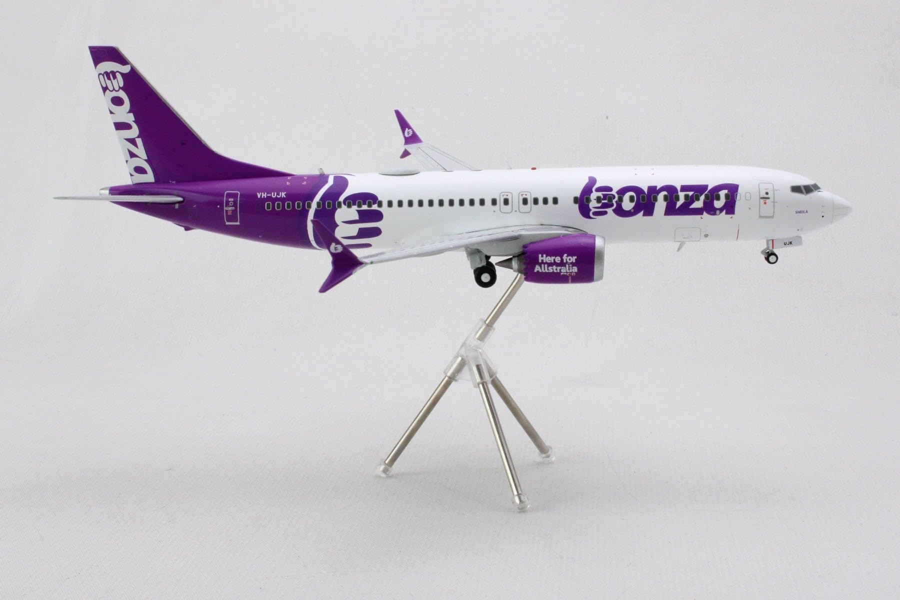 Amazon.com: GeminiJets Boeing 737 MAX 8 Commercial Aircraft Bonza