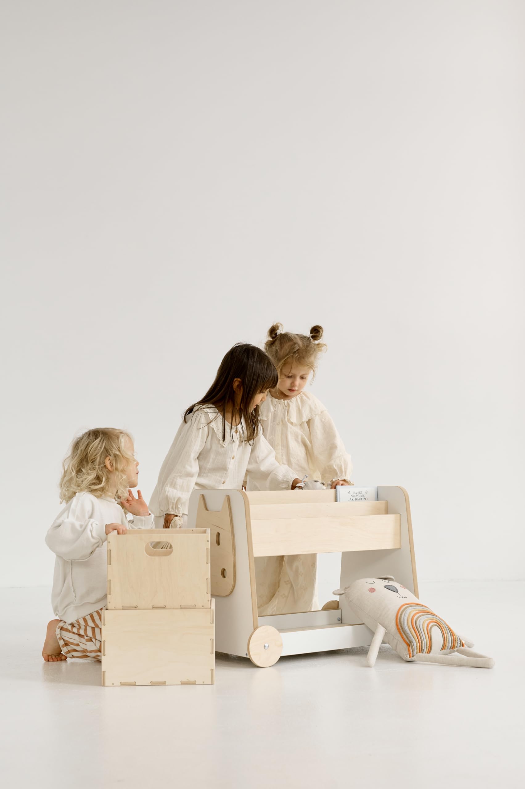 Babywood Holzbuchregal auf Rädern | sicheres Buchregal für Kinder | Kinderregal mit 2 Spielzeugkisten | Montessori-Buchregal | Lagerbuchregal | Bücherregal mit Zwei Holzspielzeugkisten