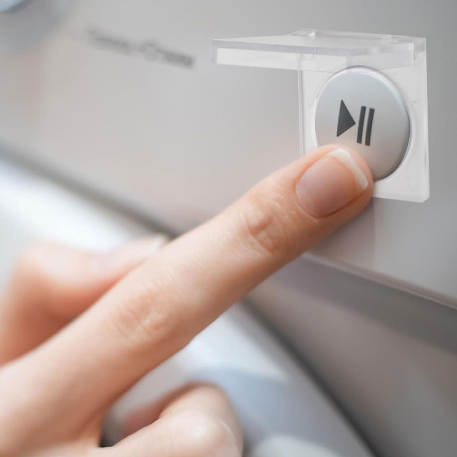 Copertura per interruttore a bottone, 4 pezzi, trasparente, antipolvere, copertura di sicurezza autoadesiva a prova di bambino, per interruttore a pulsante da 16 mm
