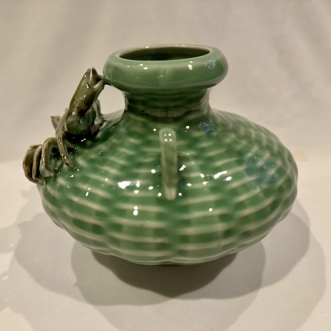 Amazon.co.jp: 中国美術 明州越窯青磁 蟹 飾り壺 カニ 花瓶 花器
