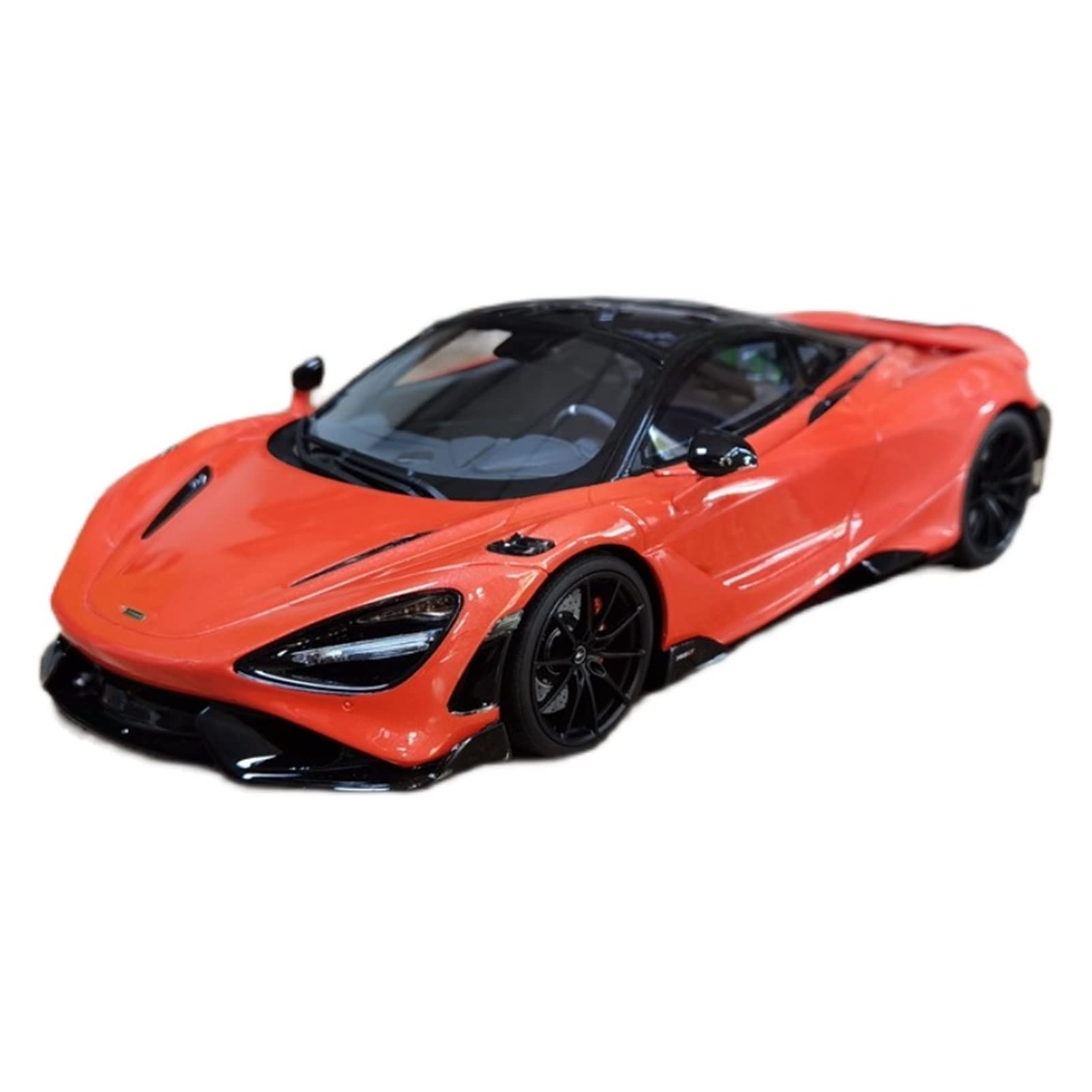 Amazon | ミニカー スケールモデルカー 1:18マクラーレン765LT