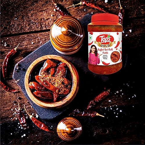 Image of TOPS Gold Pickle Stuffed Red Chilli - 900 gm | Perfect blend of spicy red chillies blended in mustard oil
