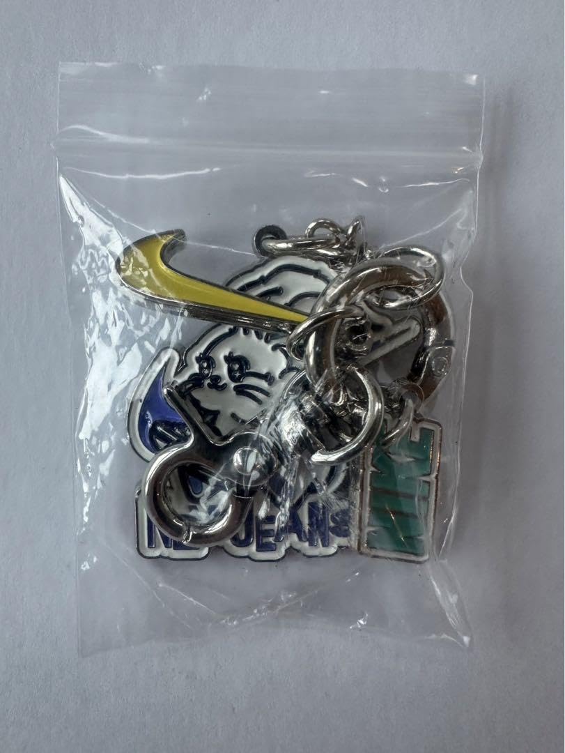 Amazon.co.jp: ニュージーンズ プレミアム席特典 キーホルダー : おもちゃ