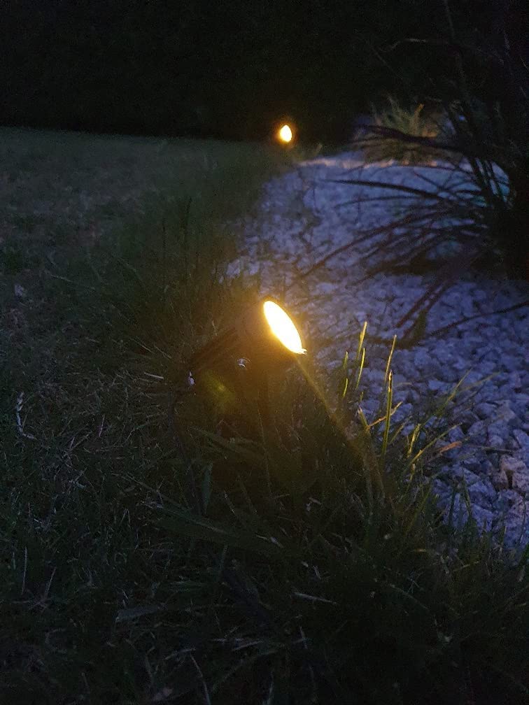 BOLD 5er Set LED Solarleuchten Garten - Solar Strahler Außen Warmweiß IP65 | Aluminium Gartenstrahler mit Erdspieß aus Metall, wechselbarer 18650 Li-Ion Akku, 70 Lumen, 9 Std. Licht am Gehweg