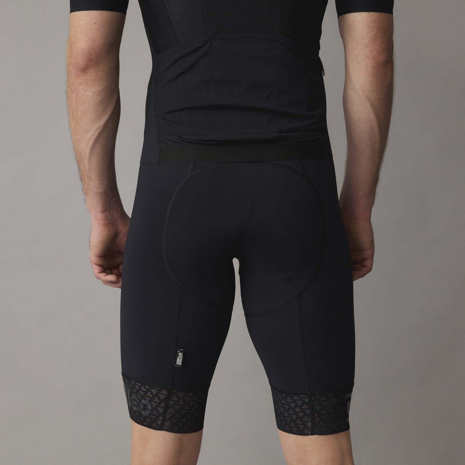 SQlab Bibshorts ONE14, Unisex Radhose, Radlerhose in schwarz für Gravelbike, Bibshorts mit Trägern, in verschiedenen Größen