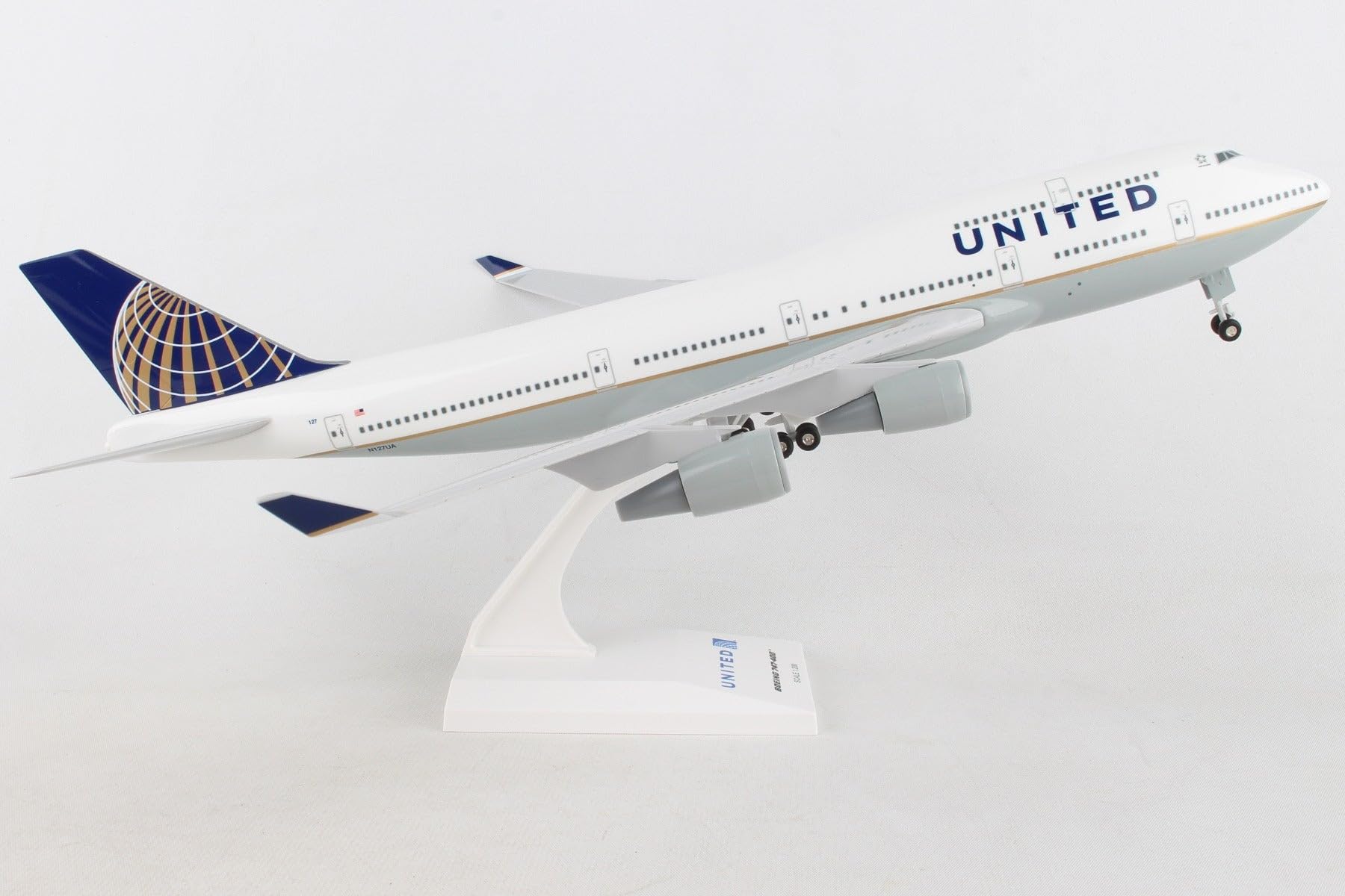 Amazon.com: Daron Skymarks United 747-400 Post Co Merge Model Kit