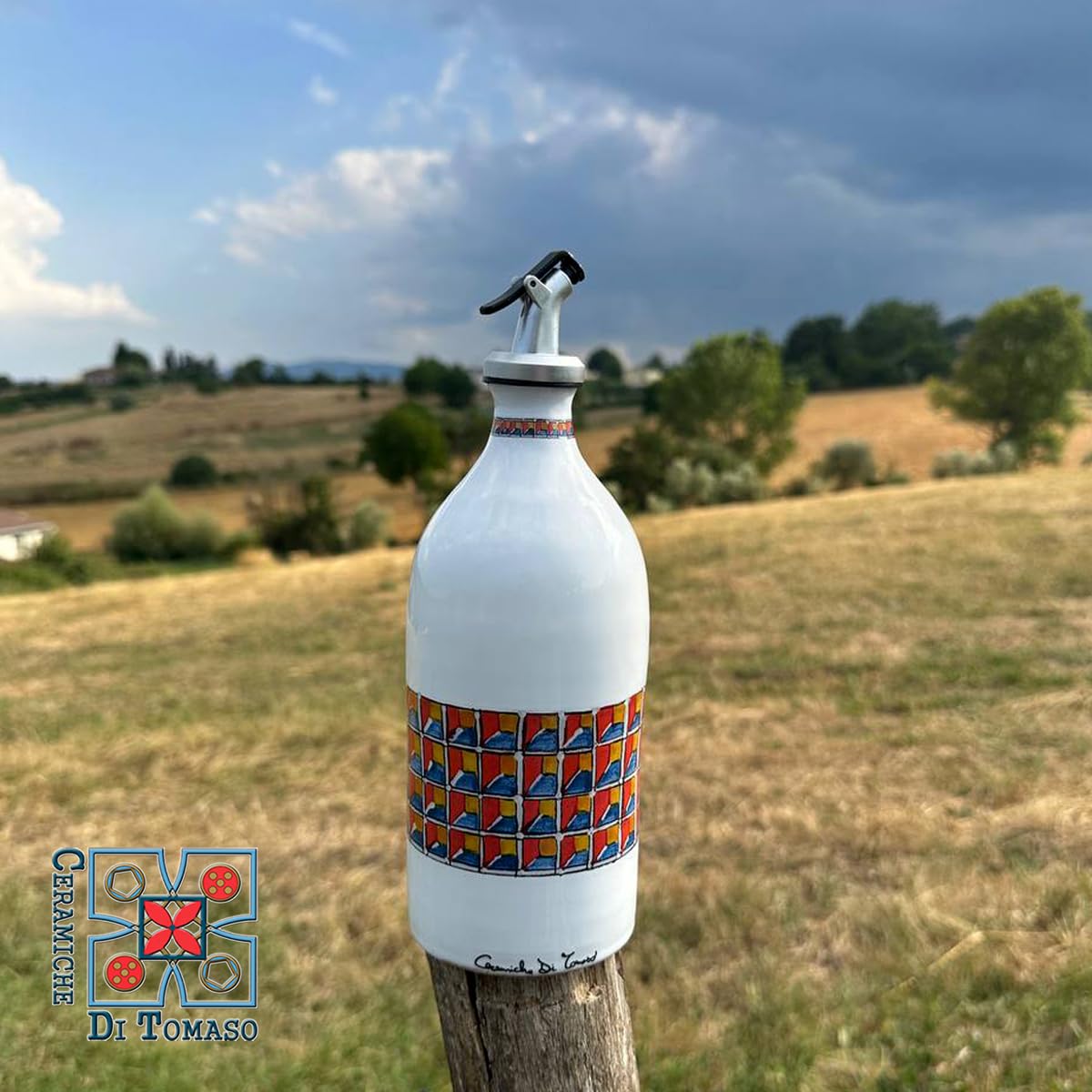 CERAMICHE DI TOMASO Oliera da Tavola in Ceramica per Olio, Aceto e Altri liquidi, con Dosatore Salvagoccia, Protegge l'olio per ridurre l'ossidazione - 500 ml - Facile da Pulire