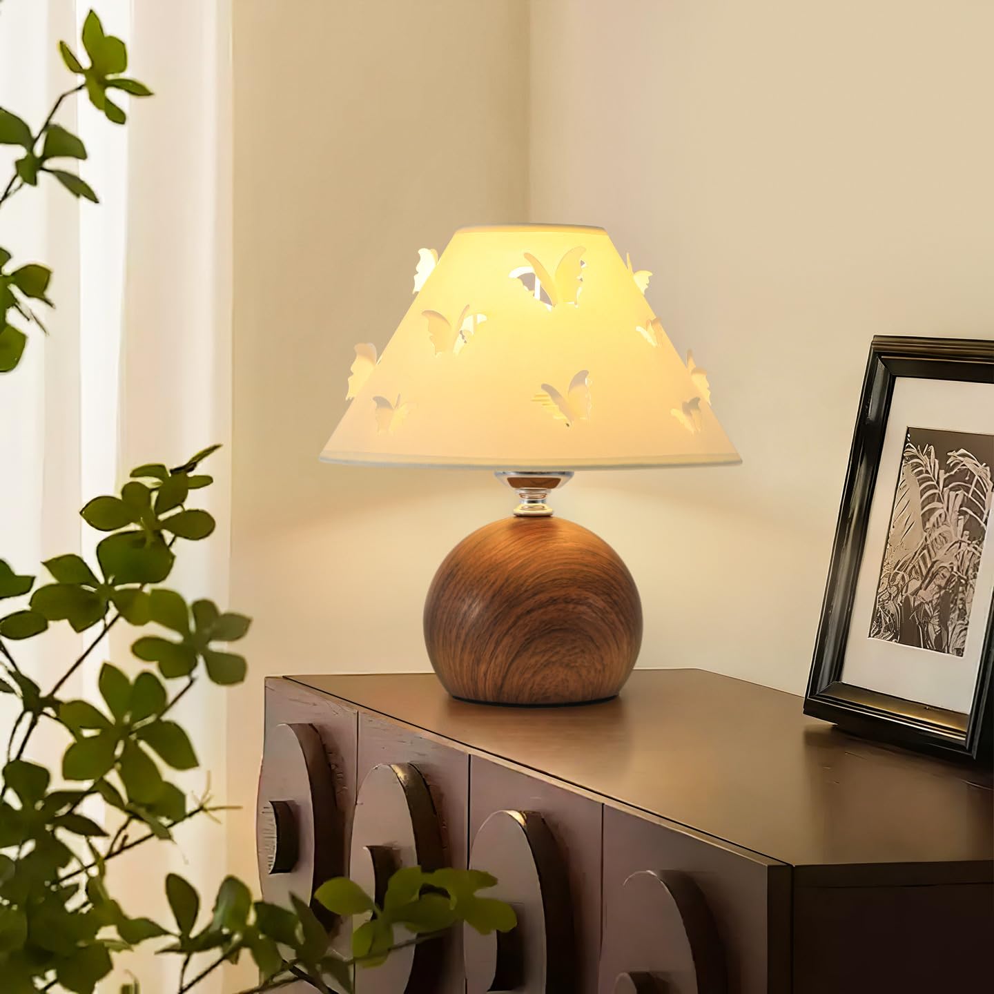 OOWOKS Tischlampe Schlafzimmer Vintage Dimmbar Nachttischlampe mit USB Kabel 3000K/4500K/6000K Retro Tischleuchte Weiß Stoff Lampenschirm Holzoptik Design Schmetterling Dekorative Wohnzimmerlampe