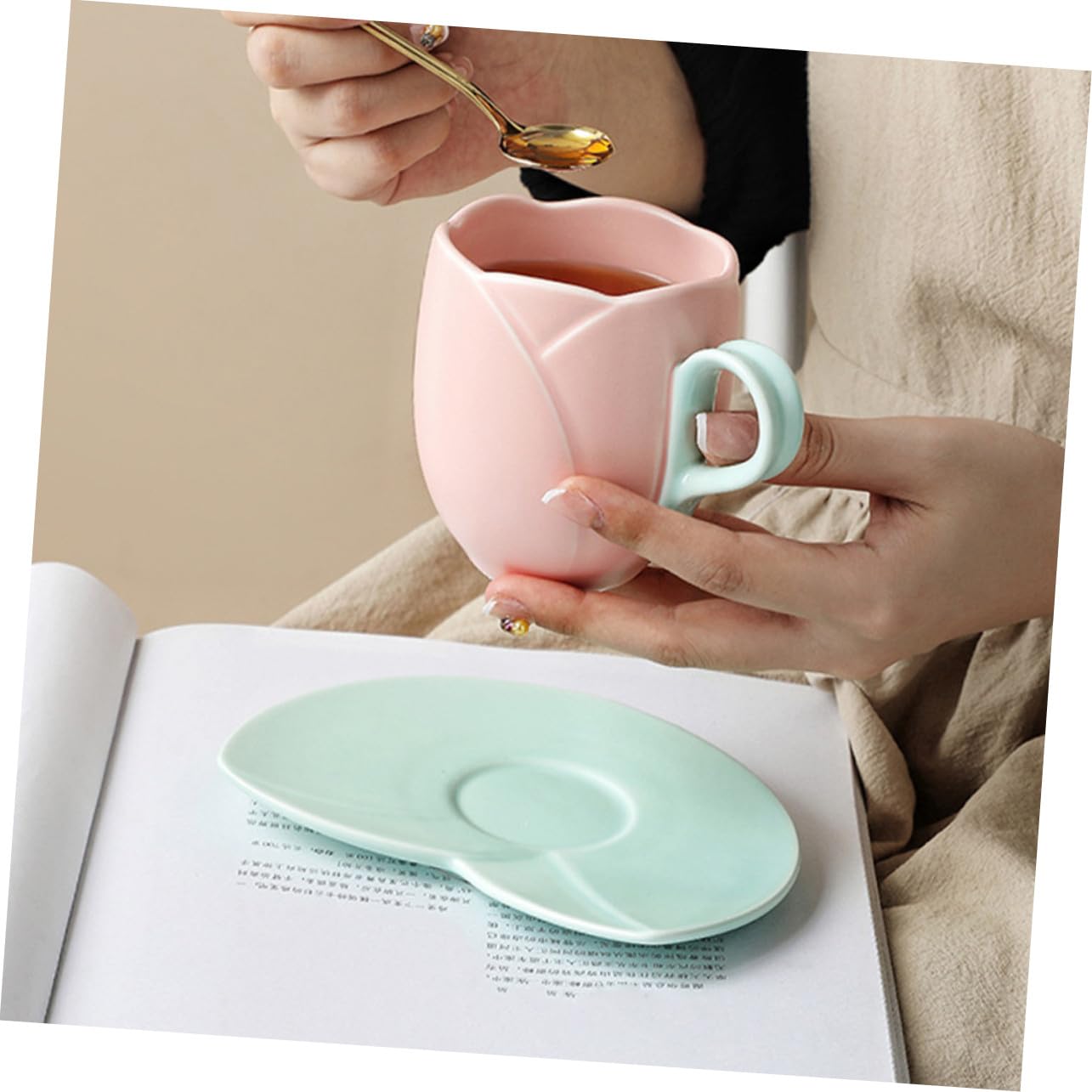 BESTYASH Taza de Café de Cerámica con Platillo Taza de Tulipán Rosa para Desayuno de Agua con Asa para Beber de Leche para Hogar