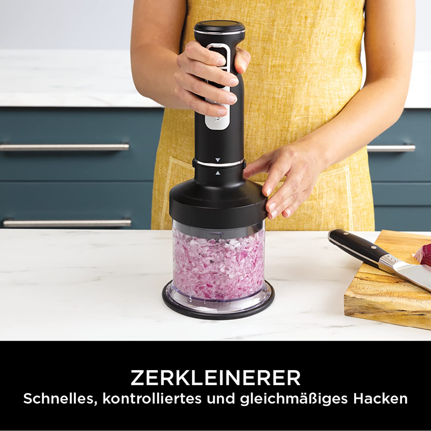 Ninja Foodi 3-in-1 Stabmixer, Handmixer & Zerkleinerer, Stufenweise Anlauf, 2 Misch- und 5 Rührgeschwindigkeiten zum Zerkleinern, Mischen, Kneten und mehr, spülmaschinenfest, 850W, Schwarz CI100EU