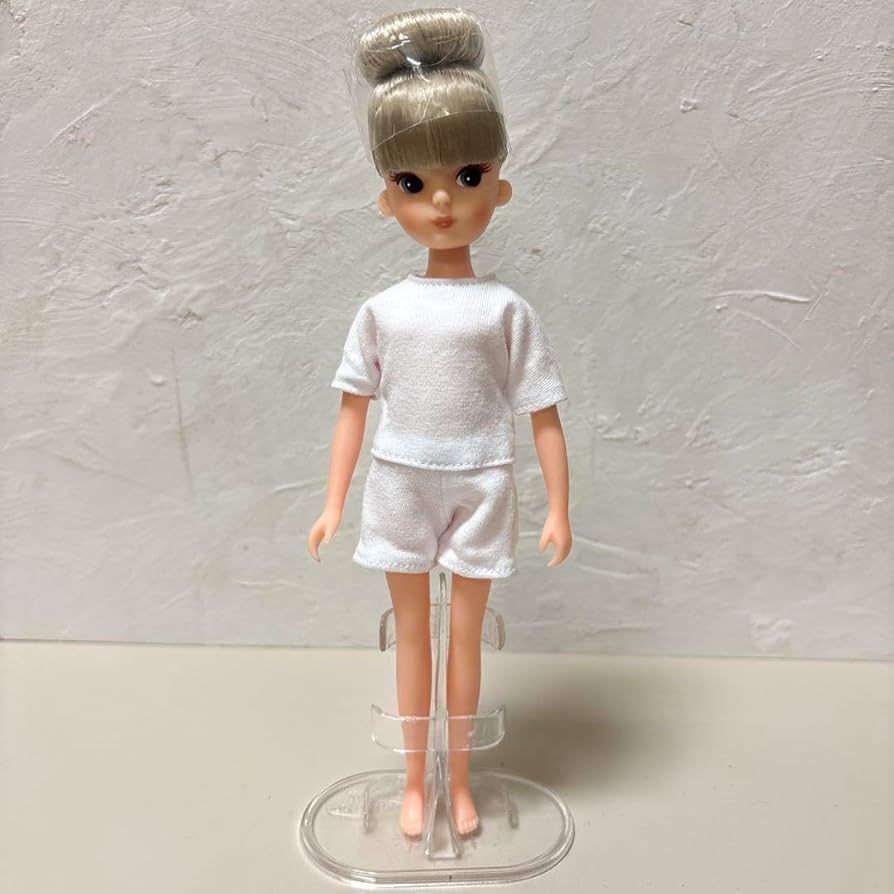 復刻版初代リカちゃん　オフホワイト リカちゃんキャッスル 復刻版 初代 リカちゃん オフホワイト