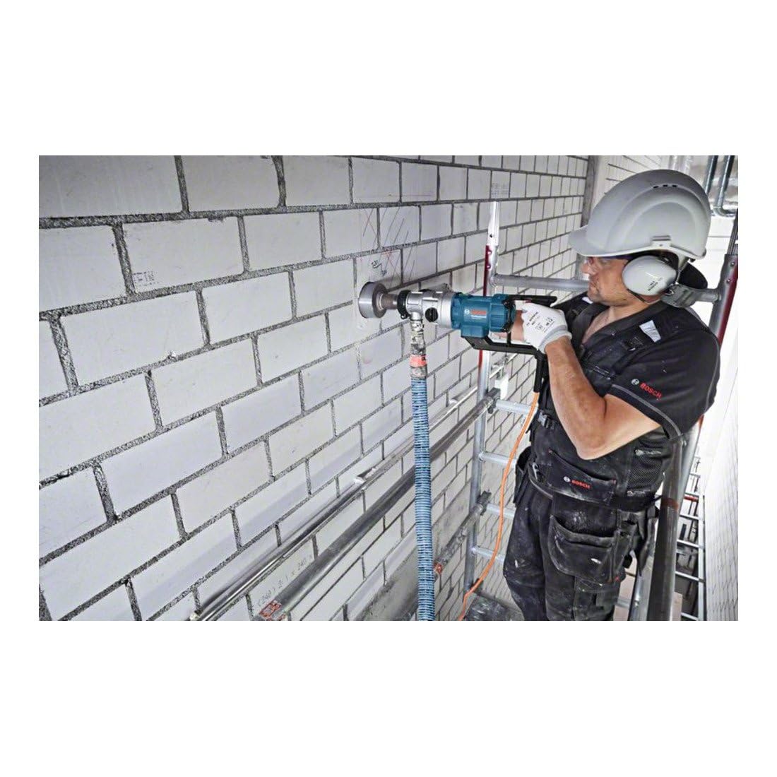 Bosch Professional perforadora de diamante p. aplicaciones en húmedo GDB 180 WE (5,2 kg, 2000 W, 230 V, rango de perforación 180 mm, incl. adaptador aspiración polvo, válvula de bola, maletín)