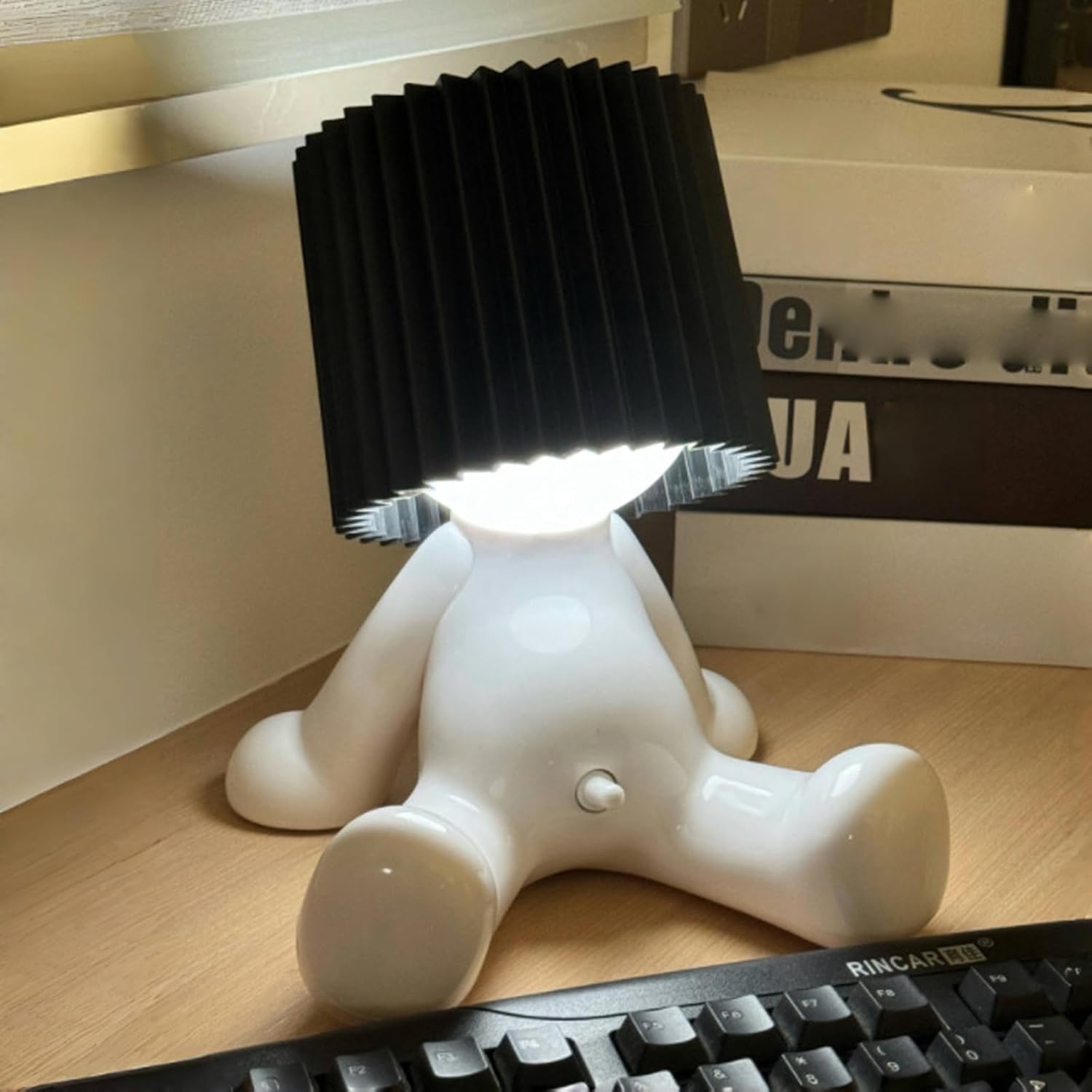 Table Lamp, a Little Shy Man Creative Lamp, Naughty Boy Desk Light, Funny LED Reading Light, Romantic Bedside Lamp, Atmosphere Light for Home Decoration (Black)