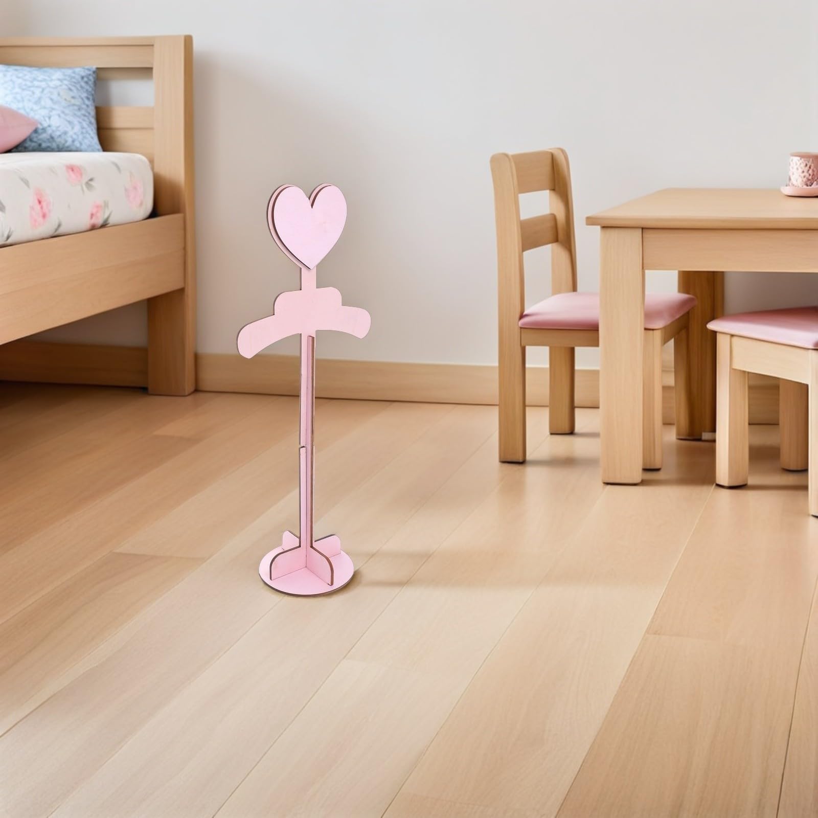 BESTYASH Juego de 2 Perchas Infantiles de Madera Rosa Forma de Corazón, Portátiles y Resistentes, Ideales para Exhibir Camisetas de Ñiño en Nursery o Tiendas