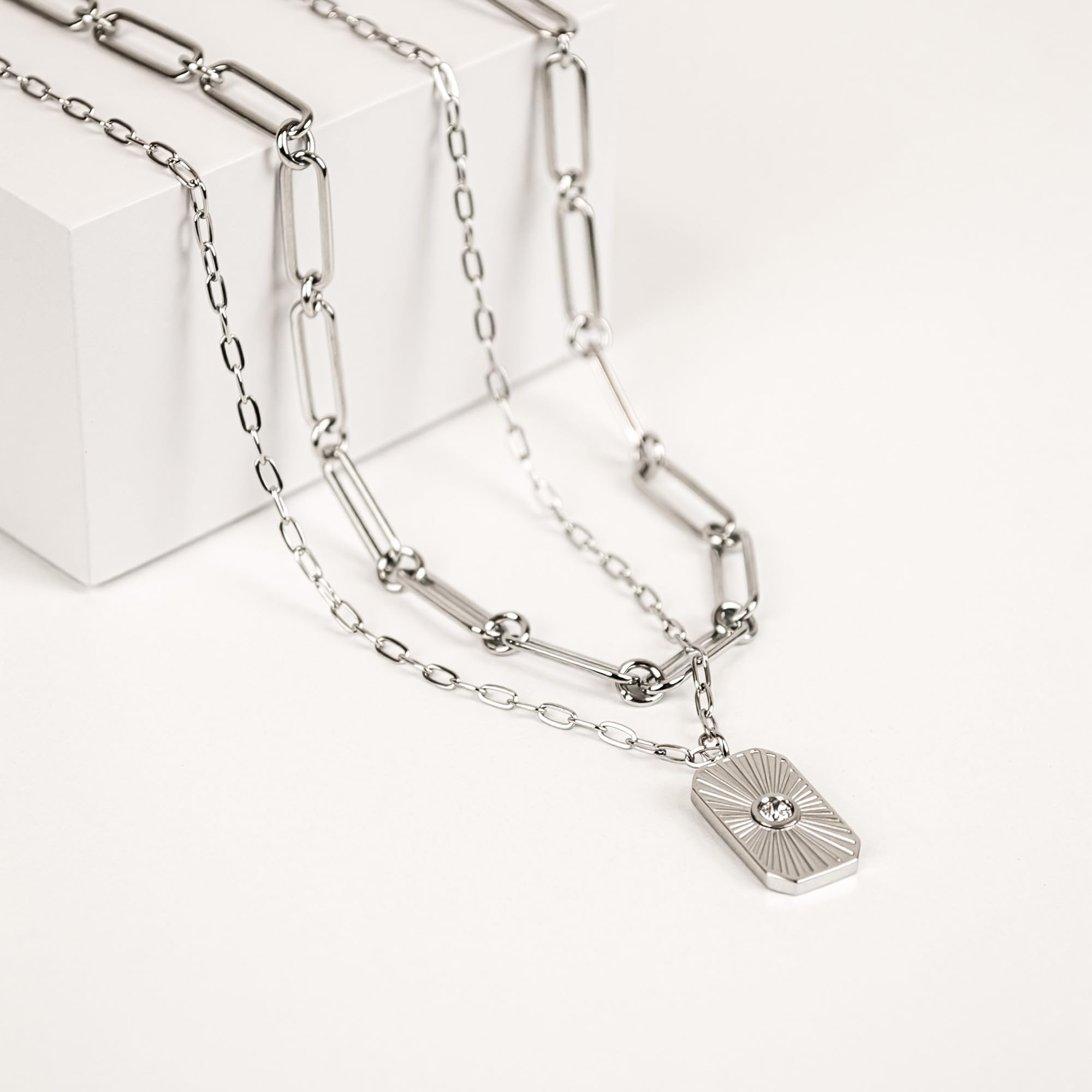 Tamaris Halsketten Layering Set für Damen, Halsschmuck einzeln tragbar und Größenverstellbar, wasserfest aus Edelstahl