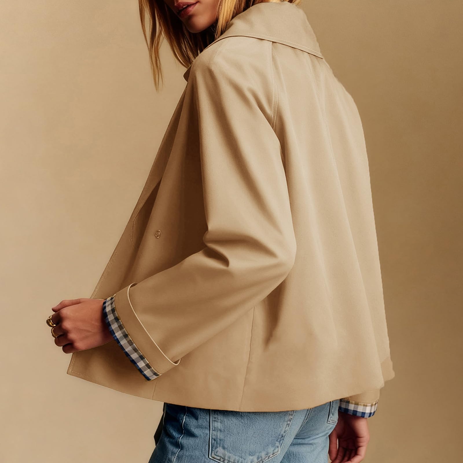 Trench court classique à simple boutonnage avec col à revers pour femme pour le printemps et l'automne