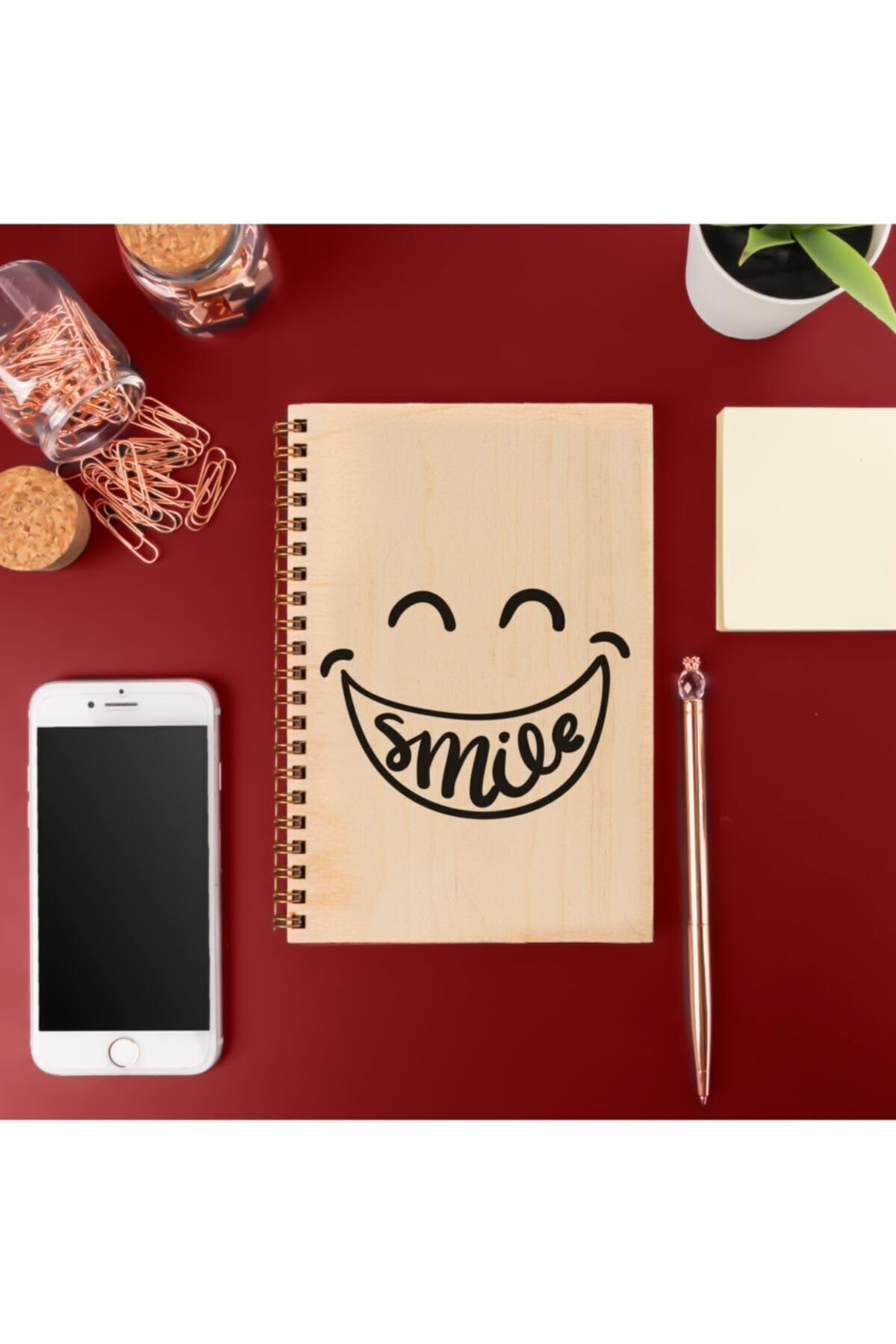 Her Zaman Gülümse Tasarımlı Ahşap Kapaklı Defter – 12x18 cm, 48 Yaprak | Motivasyon Temalı, Çizgisiz Not Defteri