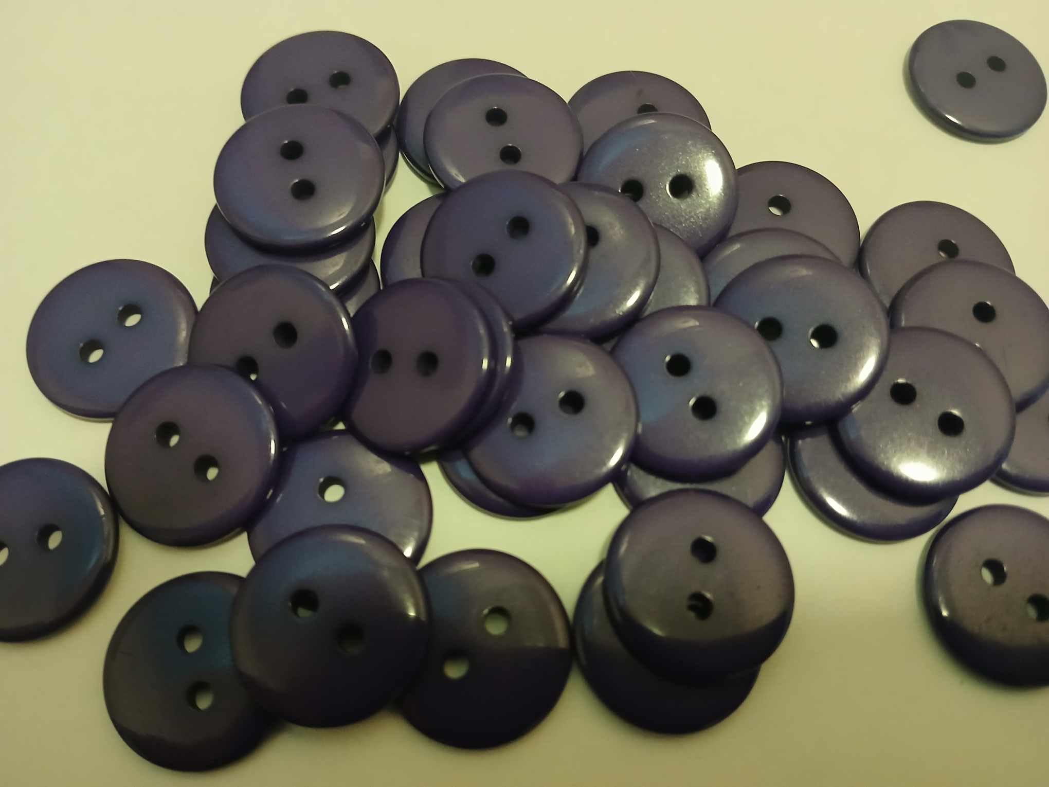 400 Dark Purple Plain Round 18mm Resin Sewing Buttons for Knitting, Arts, Crafts and Clothes
