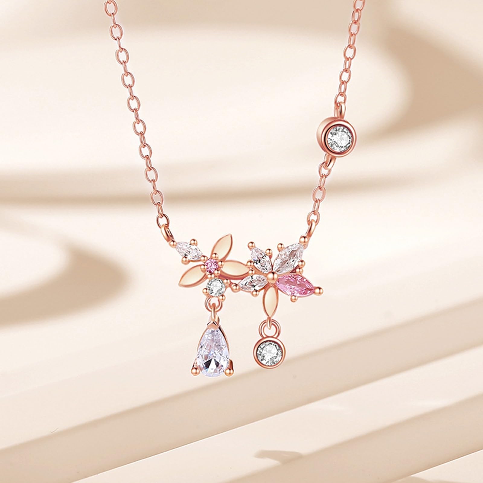 Damen Halskette Rosegold mit Anhänger, Rotgold Im Labor hergestellter rosa Saphir Blumenkette für Frauen mit Moissanit-Anhänger, Länge 40+5cm