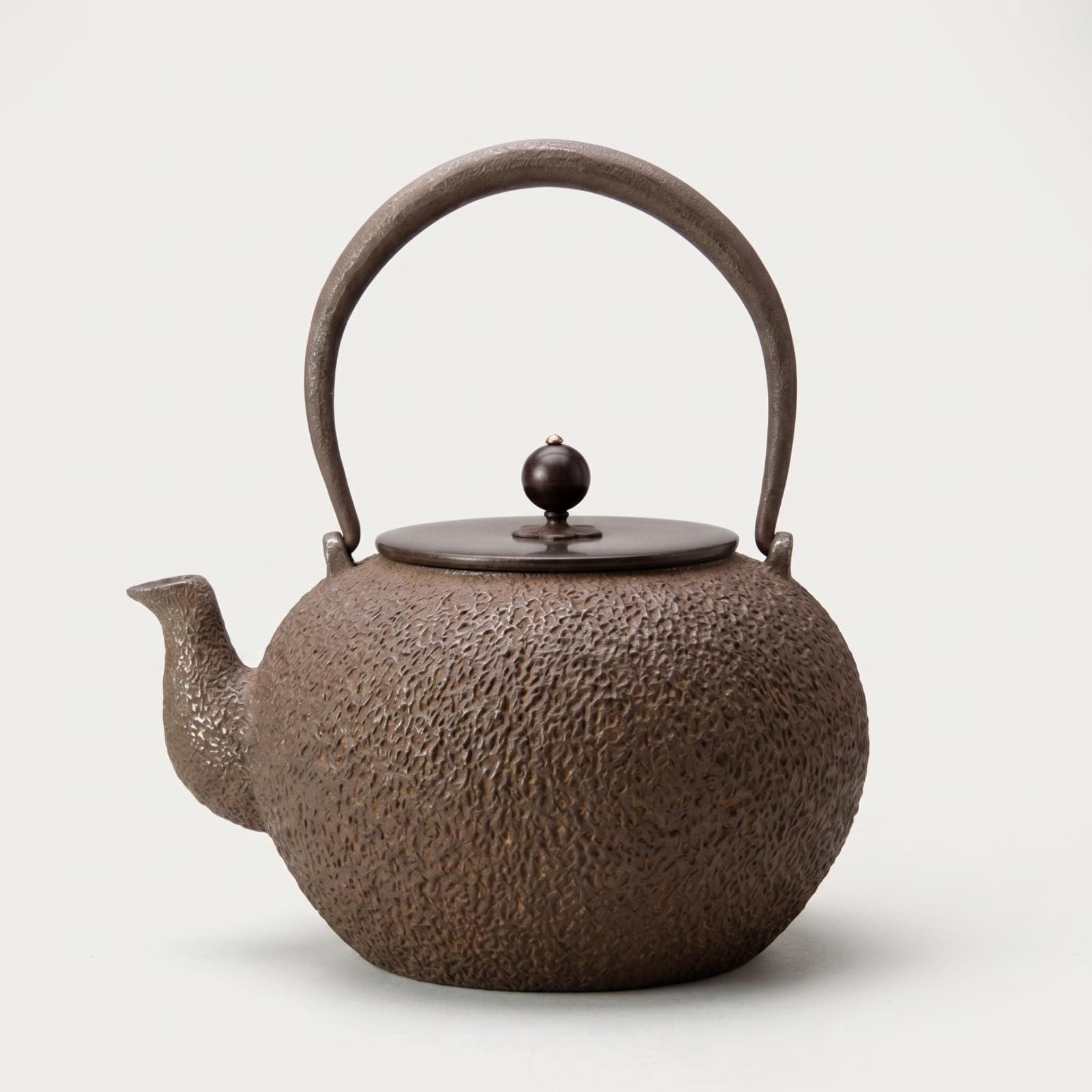 Colcolo Tetera de Hierro Fundido Tetera Hervidor Jarra con Calentamiento Uniforme y Agarre Cómodo Adecuada para Té de Servicio, 1300ml, Sin Revestimiento