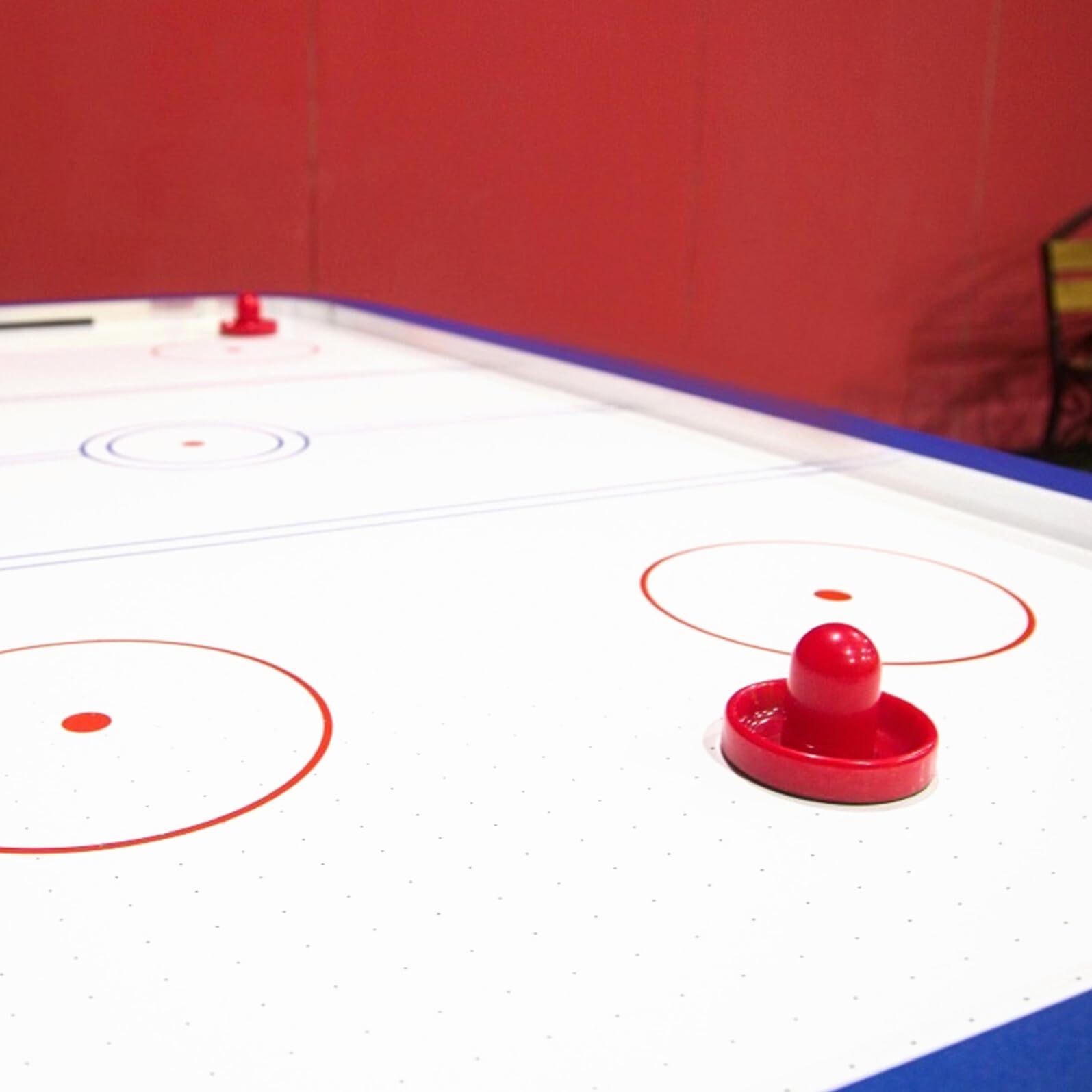 Airhockey Schieber und Kunststoff Pucks für Airhockey Tisch mit Schnellem Gleiten und Stabilem Design