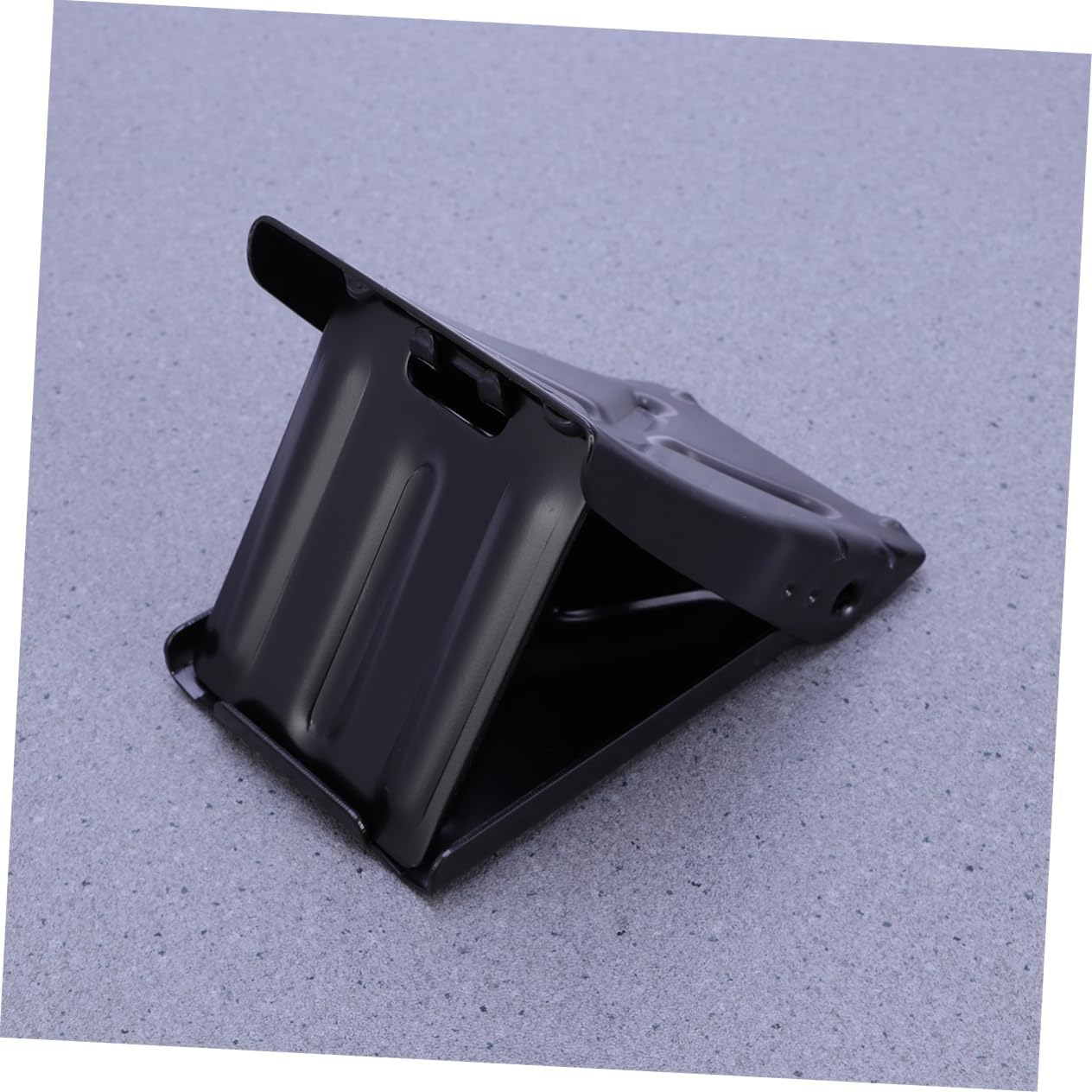 2pcs Black Tire Triangle Pad Durable Control Tool for Cars and Trucks Heavy Duty Non Slip Design for Maximum Grip