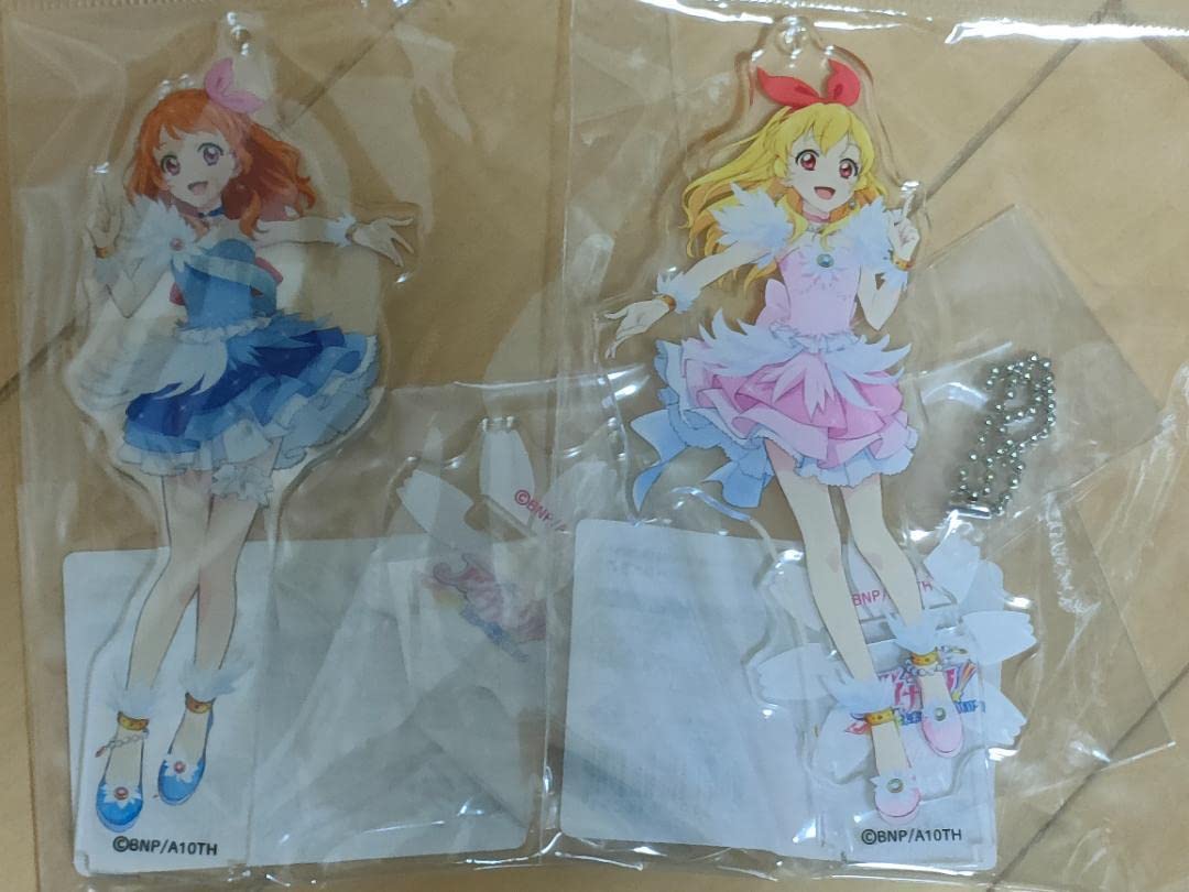 アイカツ！　星宮いちご　コスモス　アクリルスタンドキーホルダー　缶バッジ アイカツ！ 星宮いちご コスモス アクリルスタンドキーホルダー