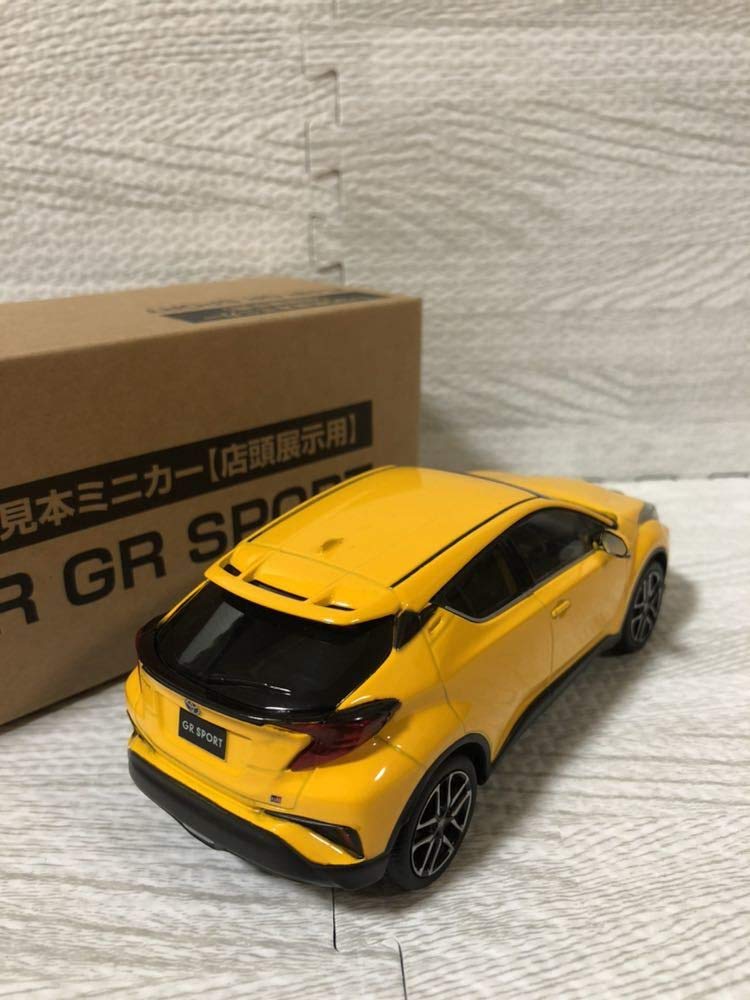 値下げ可能1/30カラーサンプルトヨタchrGRスポーツヴェルファイア2台セット 61Zp8wszQyL.jpg_BO30,255,255,