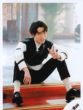 Amazon.co.jp: Snow Man 公式 生 写真（渡辺翔太）SM01955