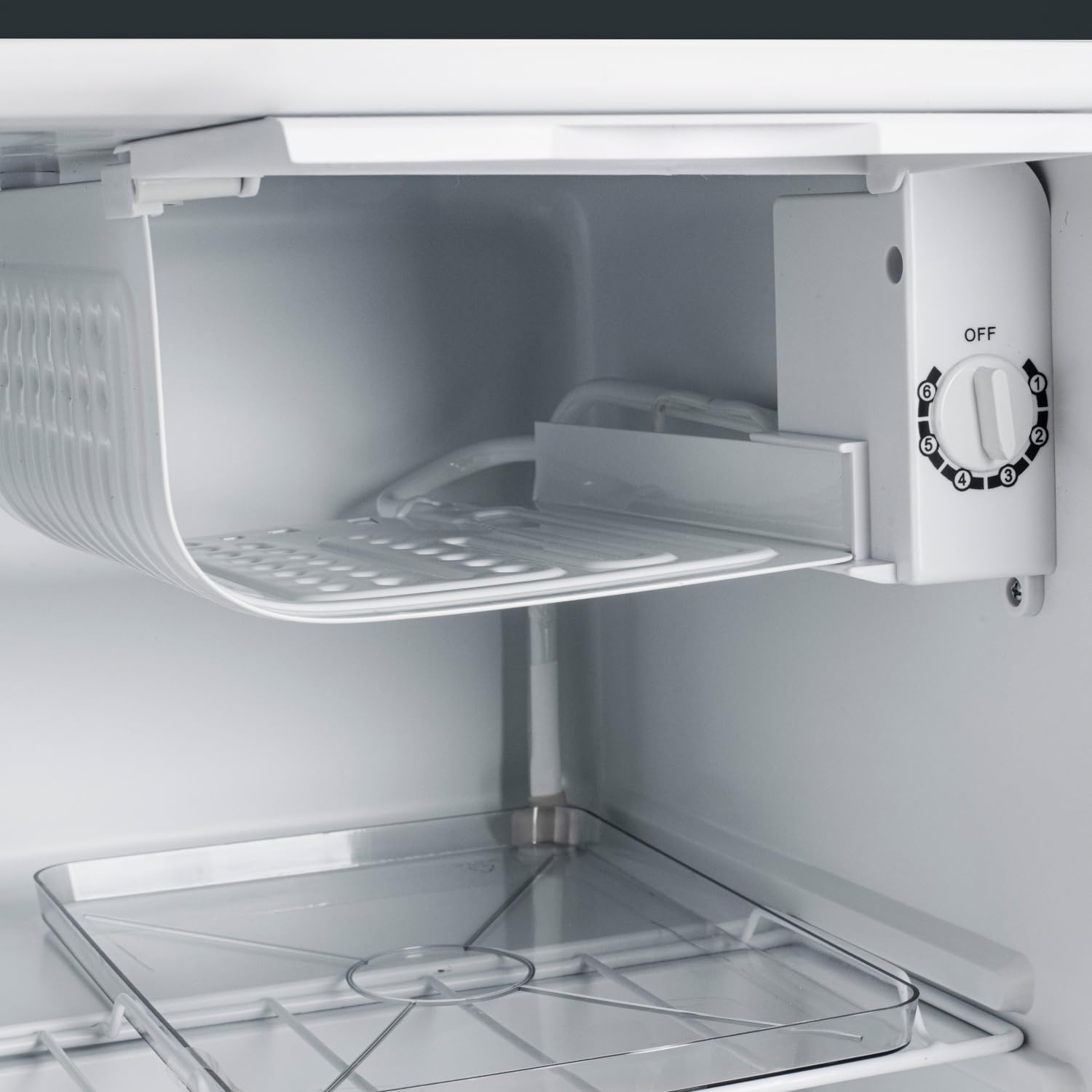 ADLER ad_8096b Wolnostojąca lodówka podszafkowa, 45 l, metalowe drzwi, 6-stopniowa regulacja chłodzenia