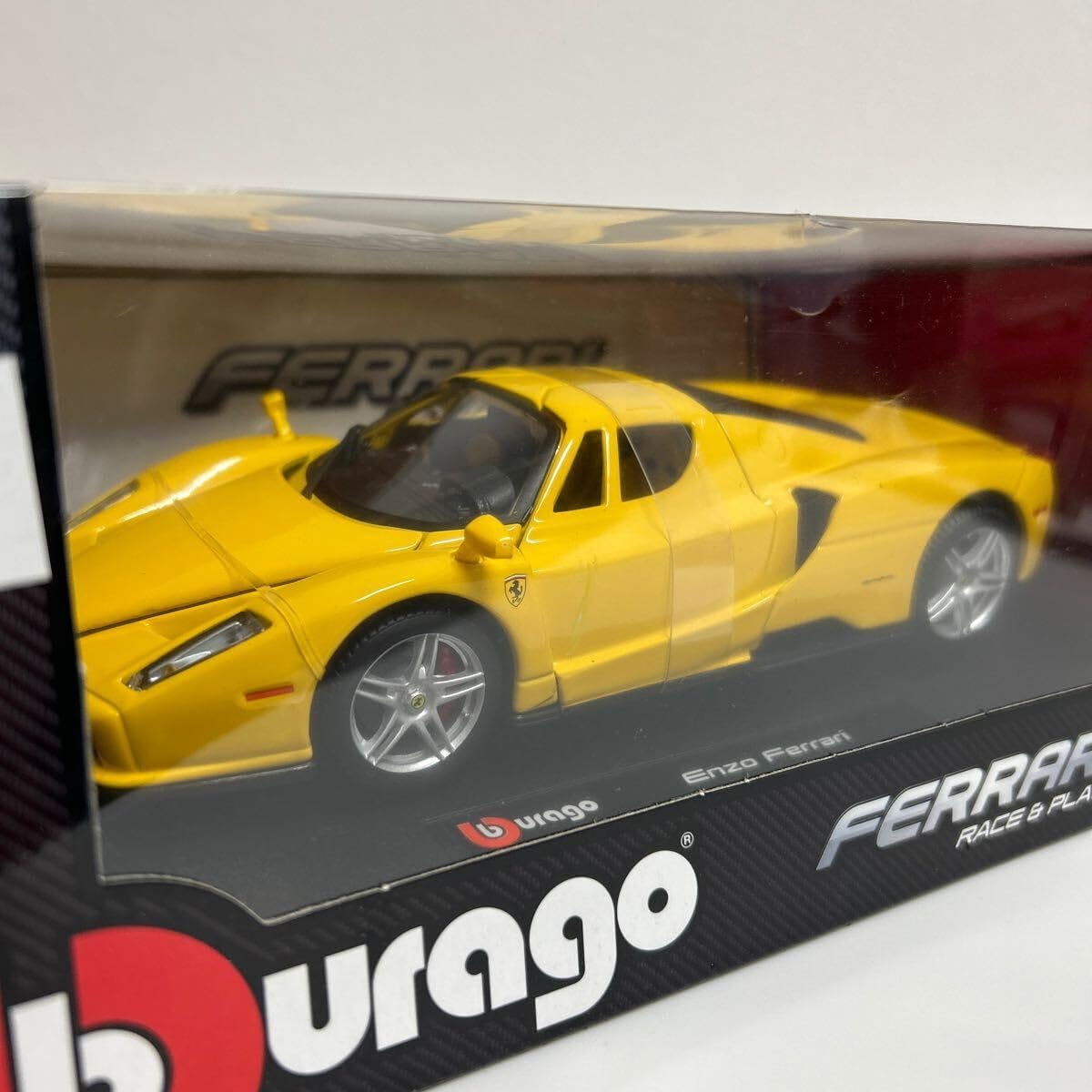 Amazon | Bburago RACE & PLAY 1/24 ENZO FERRARI Yellow ブラーゴ