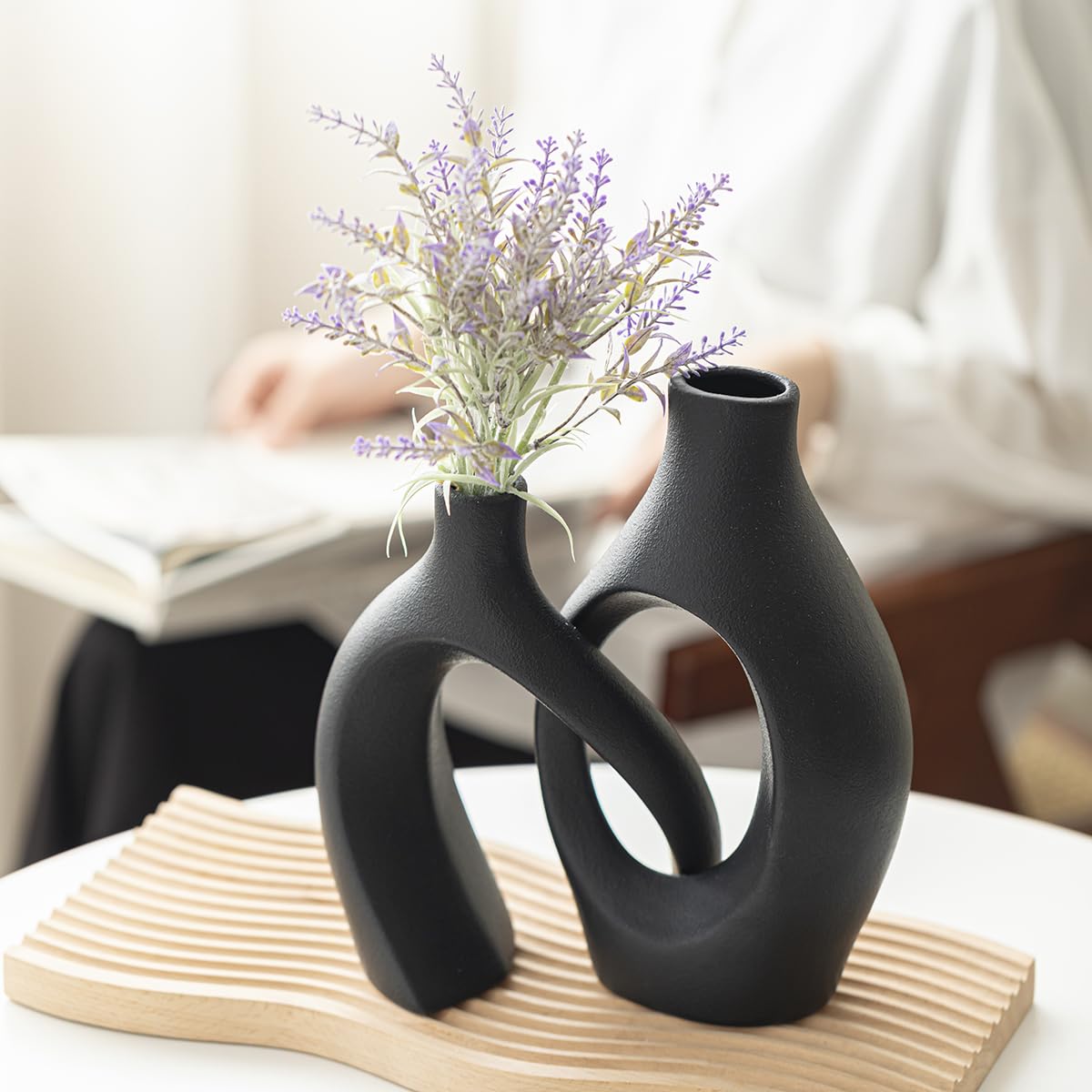 モダン セラミック フラワーベース 2点セット、中空デザイン、オフ