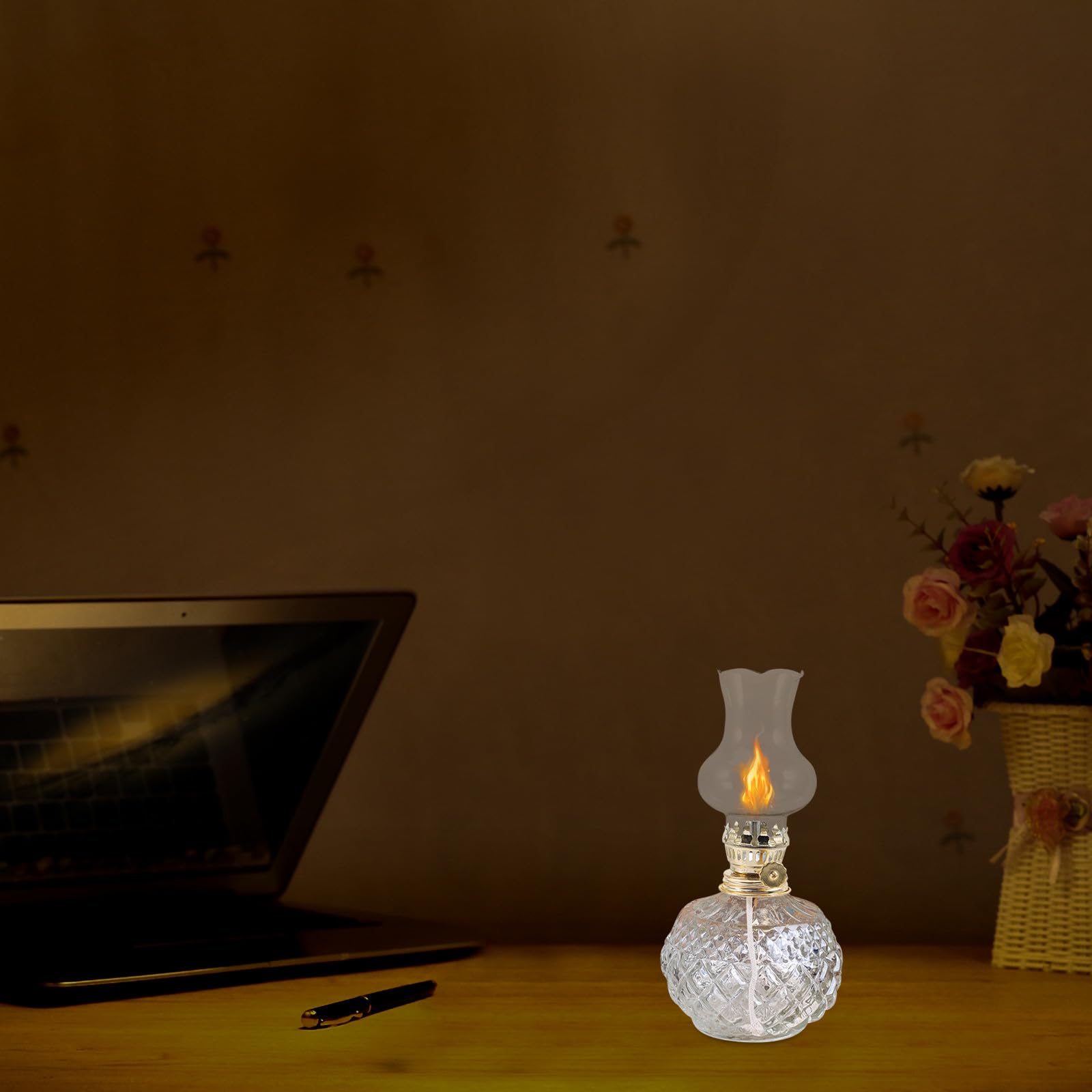 HOMSFOU Petroleumlampe Aus Glas Tragbare Öllaterne Im Vintage-Retro-Stil Für Camping Wandern Und Reisen Kompakte Kerosinlampe Als Notlicht Für Zuhause