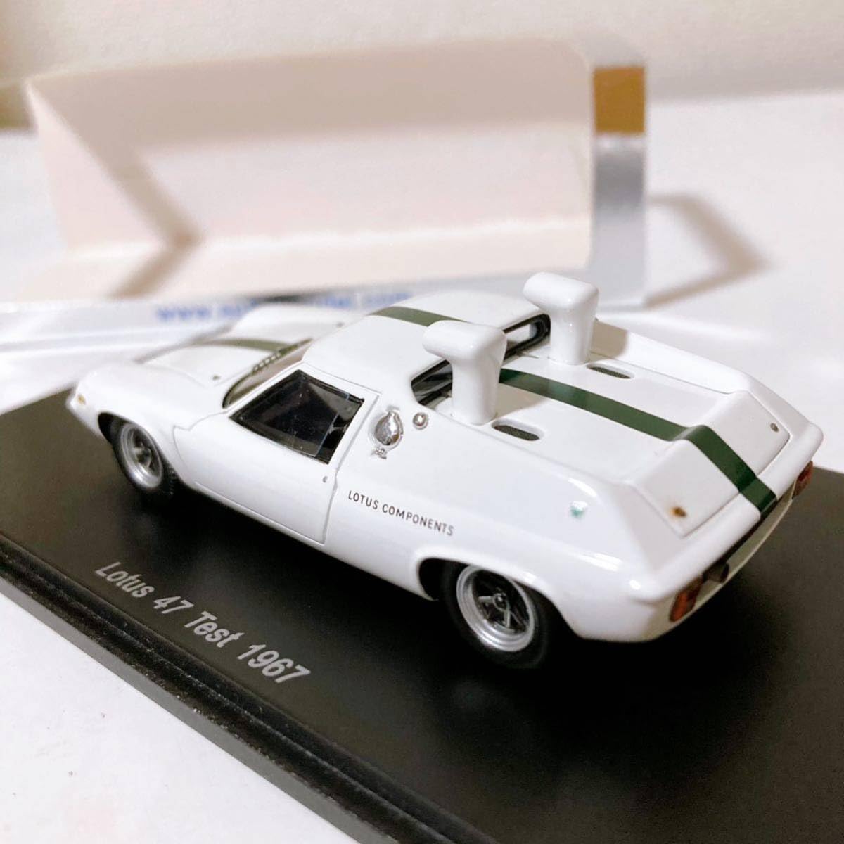 スパークモデル1／43．1967年ティームロータストランスポーターです スパークモデル1／43．1967年ティームロータストランスポーター