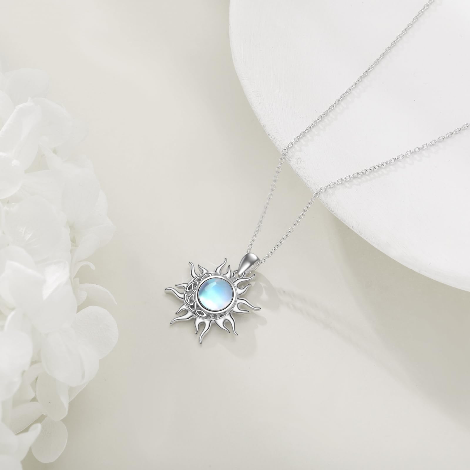 YFN Cadena de plata de ley y luna con colgante de sol y luna, joya de bruja para mujer, regalos para amantes de la naturaleza, Normal, Plata esterlina, No es una piedra preciosa