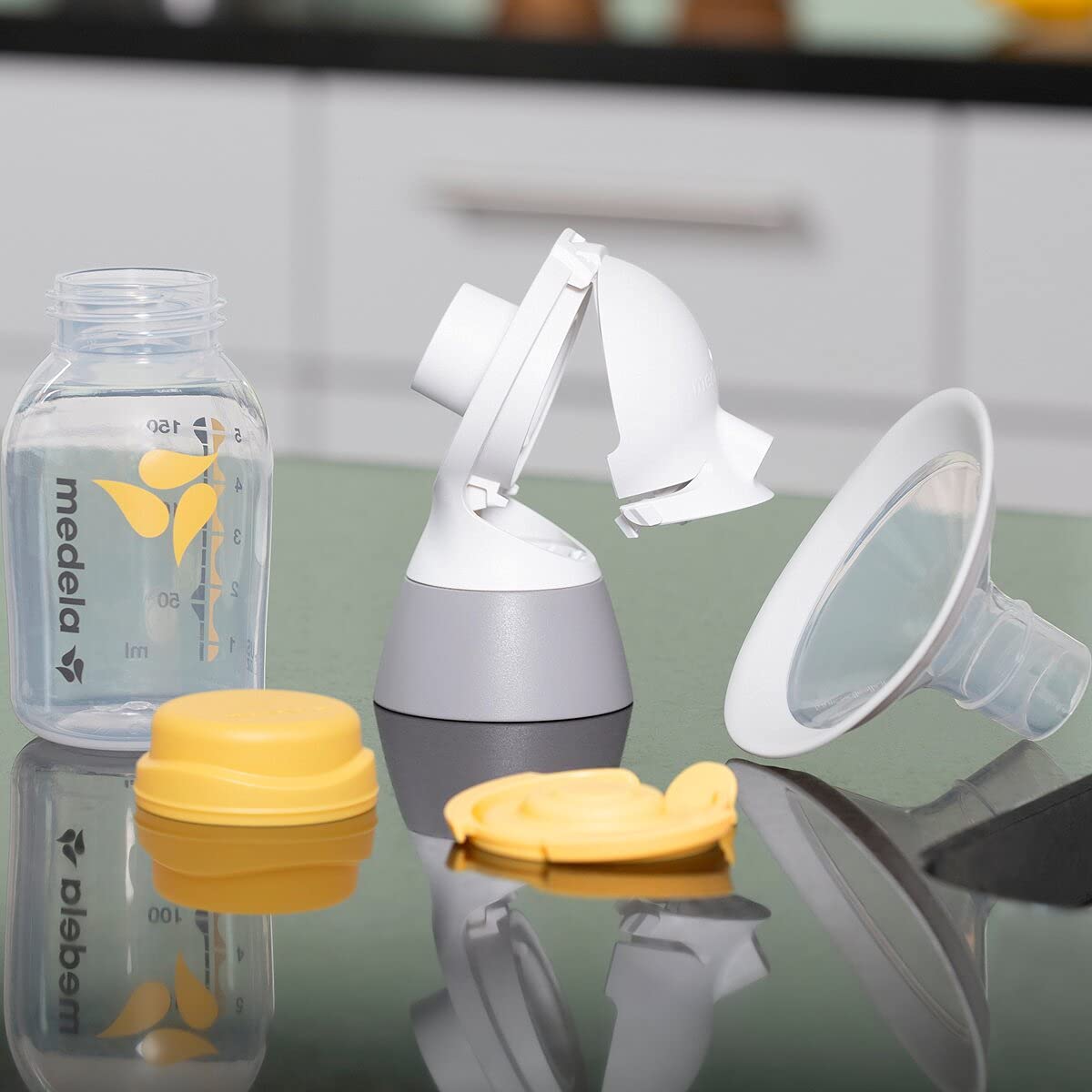 Medela Solo Tiralatte elettrico Singolo, Più Silenzioso, Ricaricabile tramite USB, con Coppa PersonalFit Flex e Tecnologia Medela 2-Phase Expression