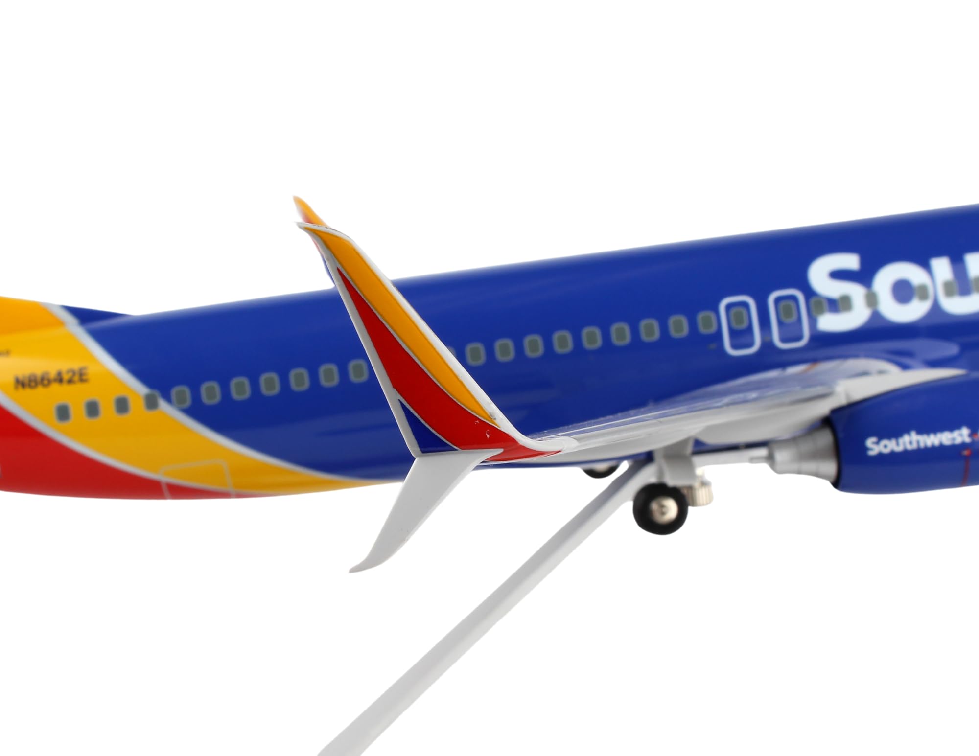 DARON / ダロン｜SWOOP / スウープ｜B737-800｜1/100 Amazon.com: Skymarks Daron Swoop 737MAX8 1/100 W/Wood Stand