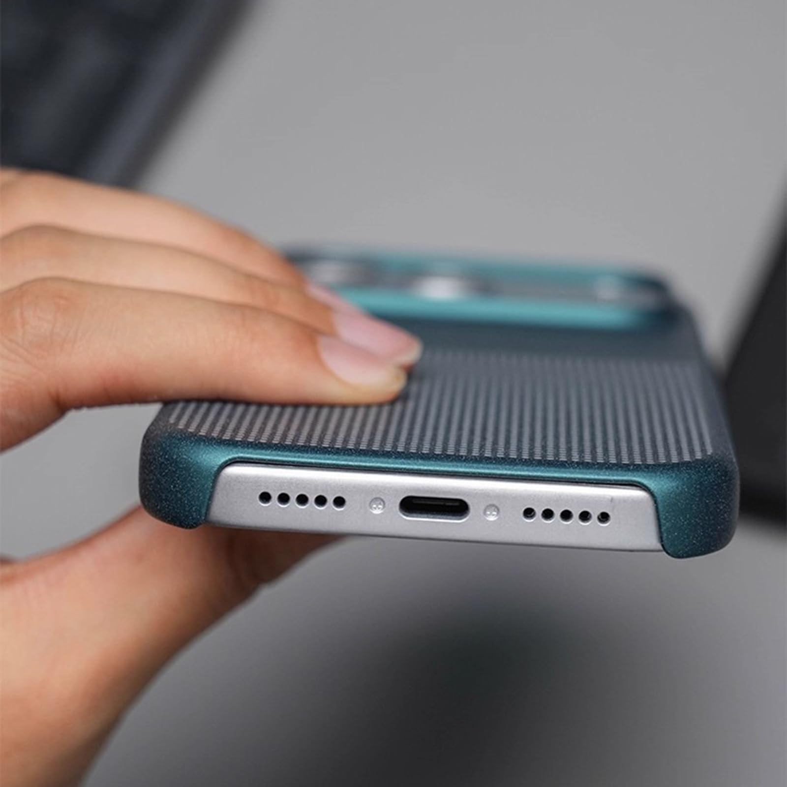 Magnetisch Hülle für iPhone 17 Pro Max/17 Pro/17, Dünne Gefrostet rutschfeste Schutzhülle Unterstützt Drahtlose Aufladung Handyhülle,Schwarz,17 Pro