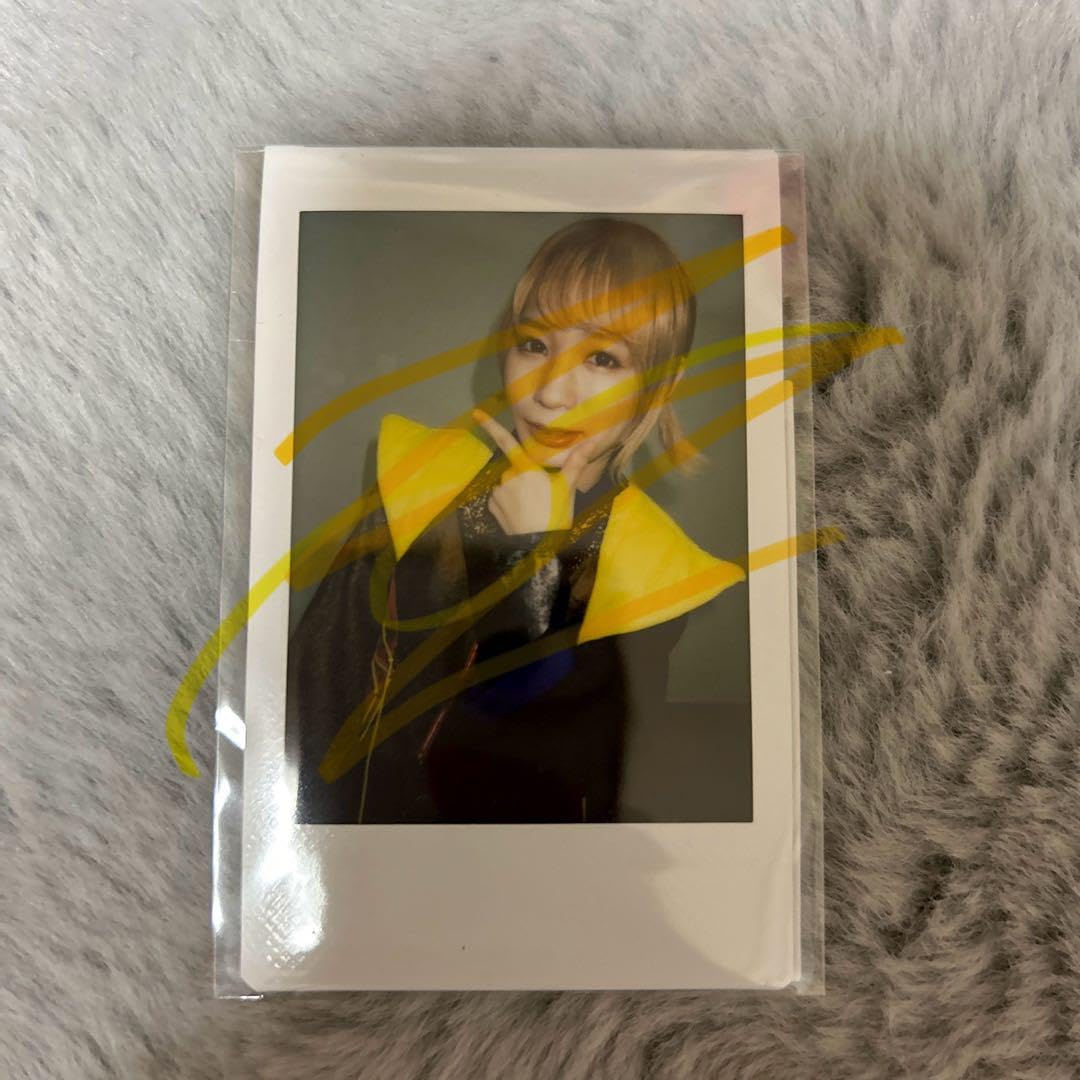 Amazon.co.jp: BiSH モモコグミカンパニー チェキ UFFKWPOZ : おもちゃ 