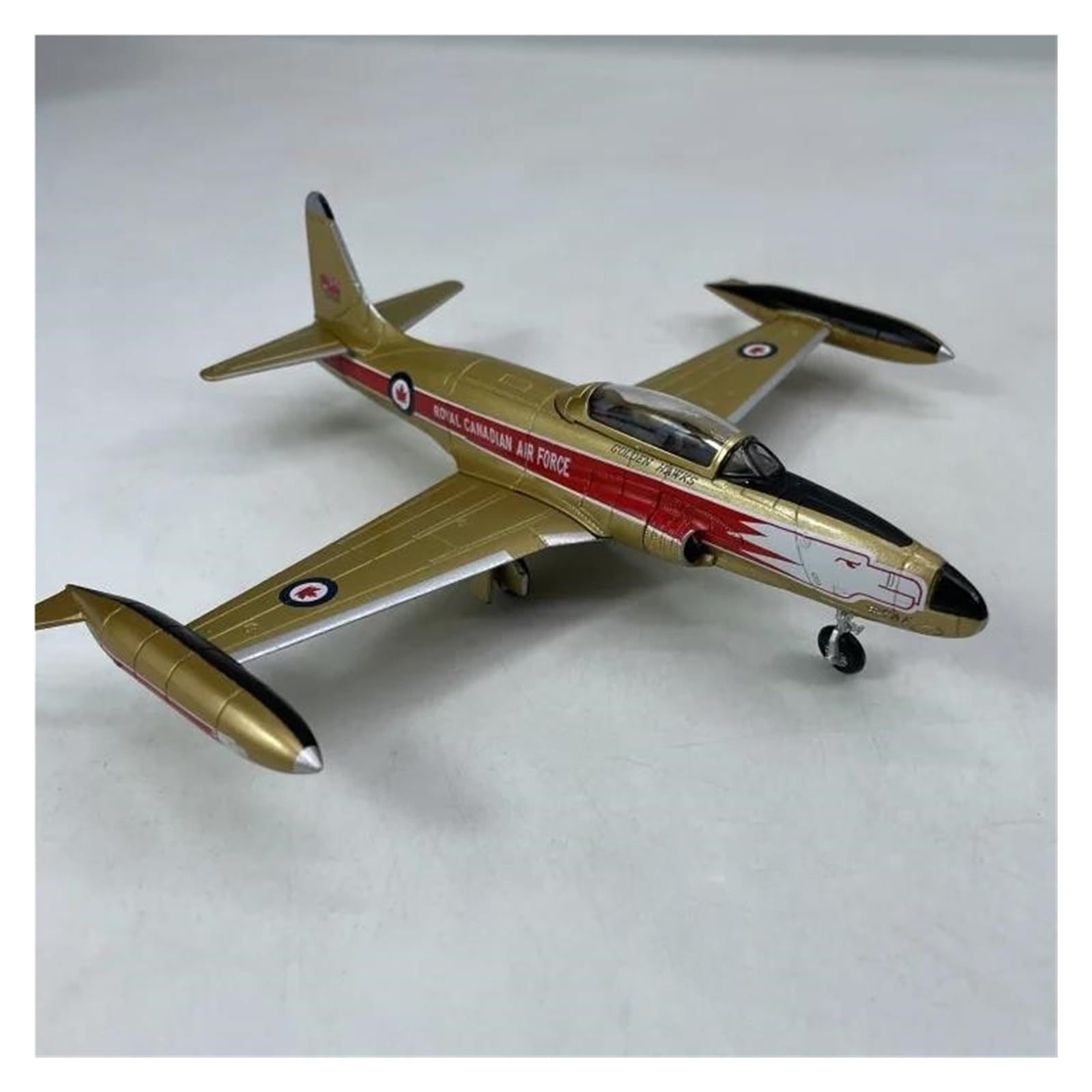 Amazon.co.jp: 飛行機模型飛行機おもちゃの飛行機模型 T-33 スカイ