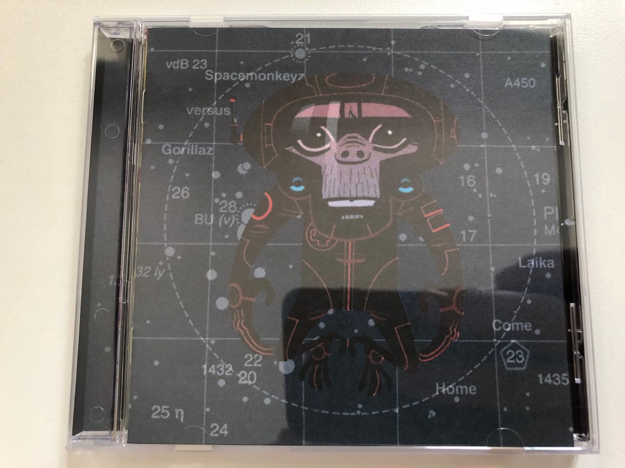 Amazon.com: Spacemonkeyz Vs. Gorillaz: Laika Come Home: CDs y Vinilo