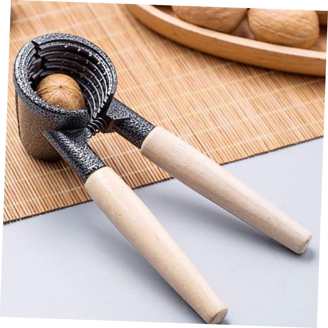 Casse-Noix Multifonction Aluminium avec Manche Ergonomique Ouvre-Noisettes Amandes et Noix sans Effort Outil Pratique pour Cuisine Quotidienne
