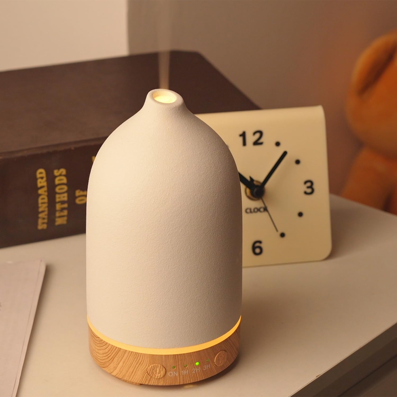 SALUBRITO Keramik Aroma Diffuser, Weiß Diffusor für Ätherische Öle, Ultraschall Duftöl Diffuser, Aromatherapie Diffusor für Duftöle, BPA Frei, Geschenk für Frauen