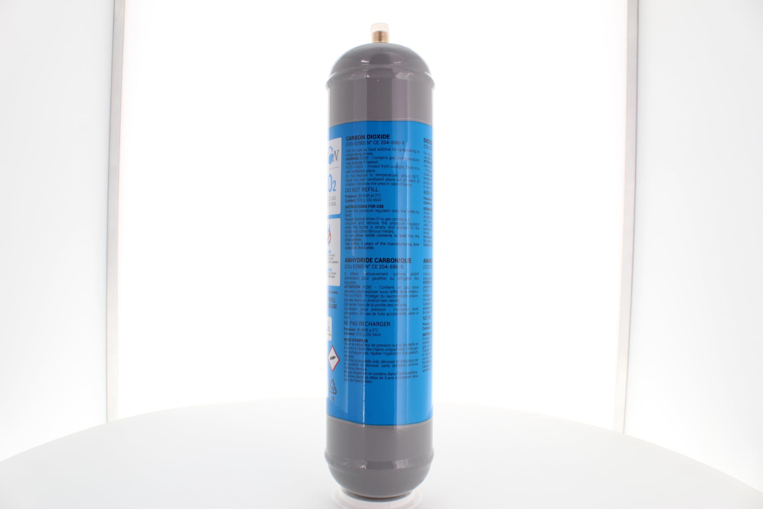 Bombola co2 per gasatore 600 gr usa e getta attacco M11x1 per erogatori - gasatori acqua frizzante, contenitore in acciaio + Riduttore di pressione CO2 con manometro