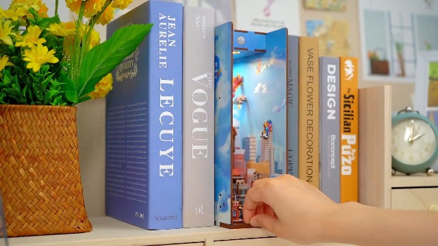Tonecheer DIY Book Nook Kit puzzle 3D en bois Booknook modèles réduits